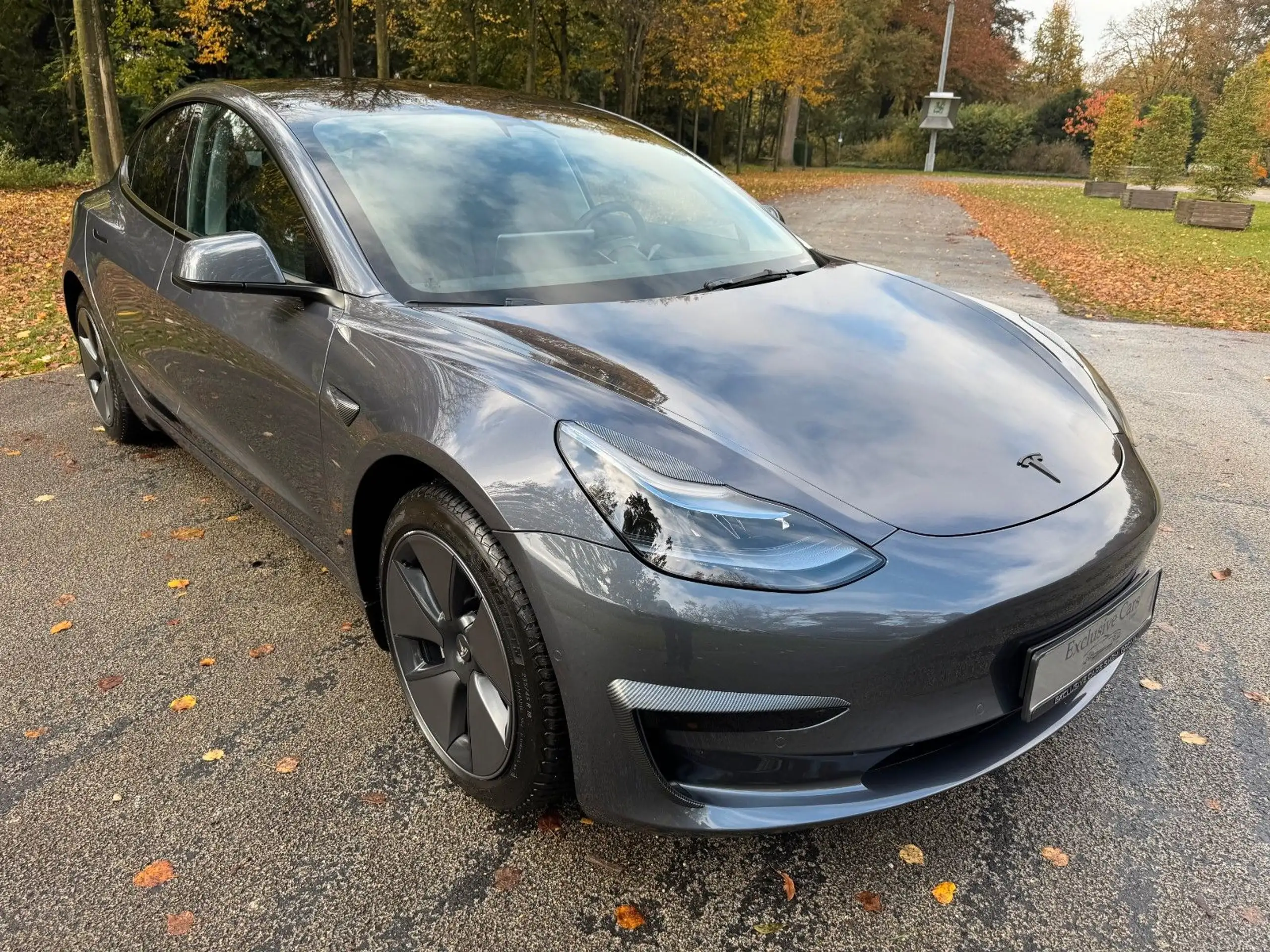 Tesla - Model 3