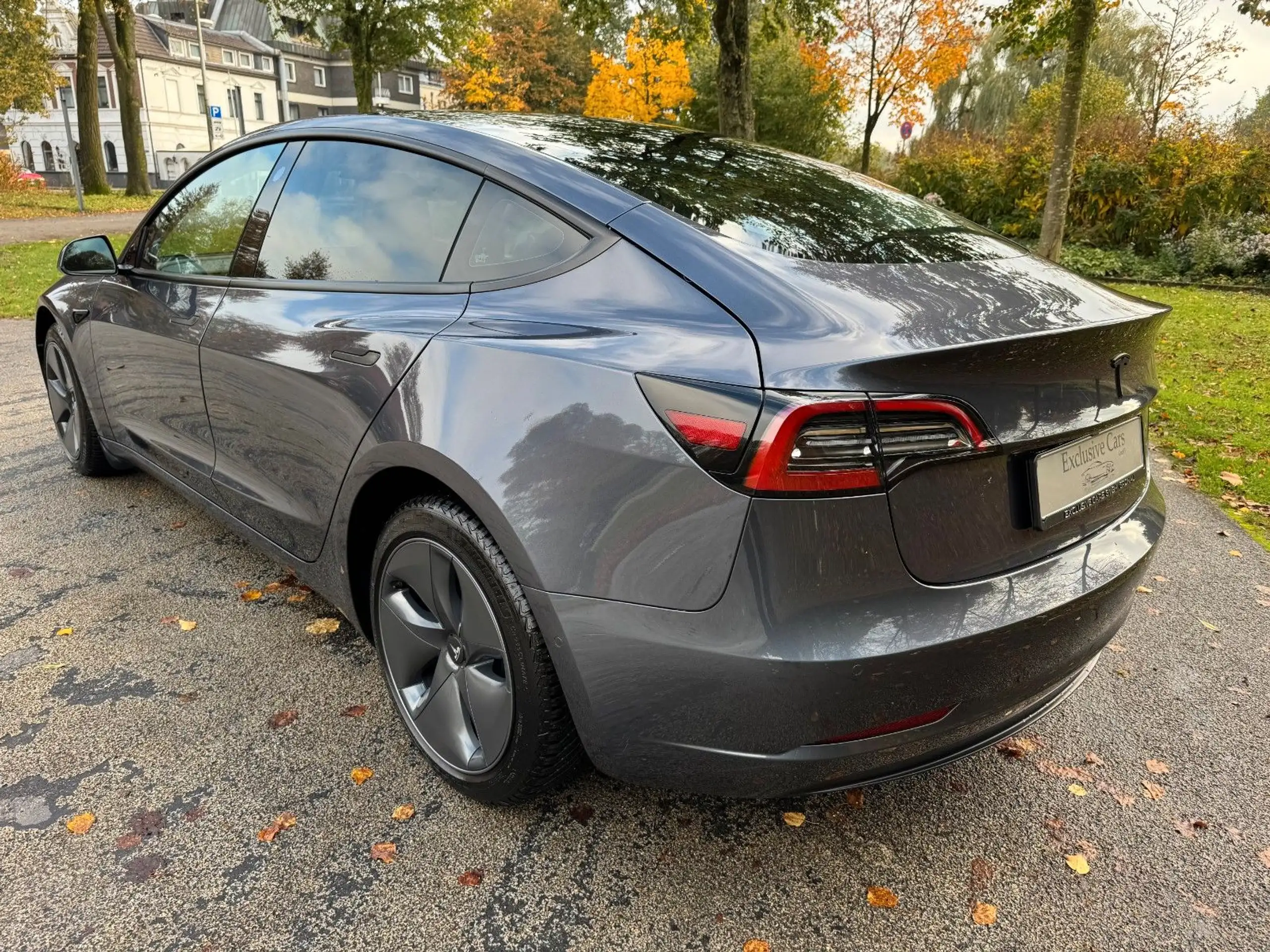 Tesla - Model 3