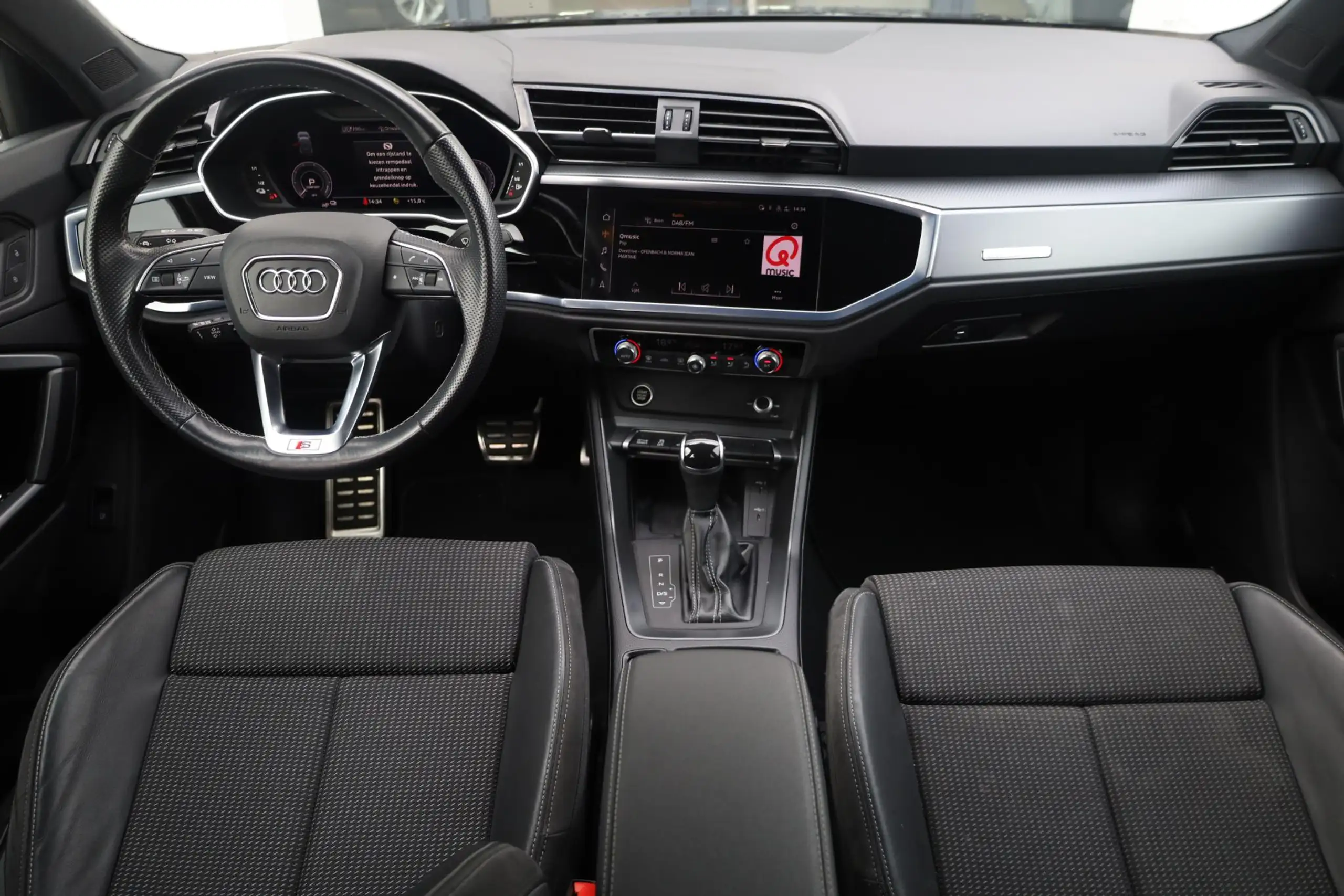 Audi - Q3