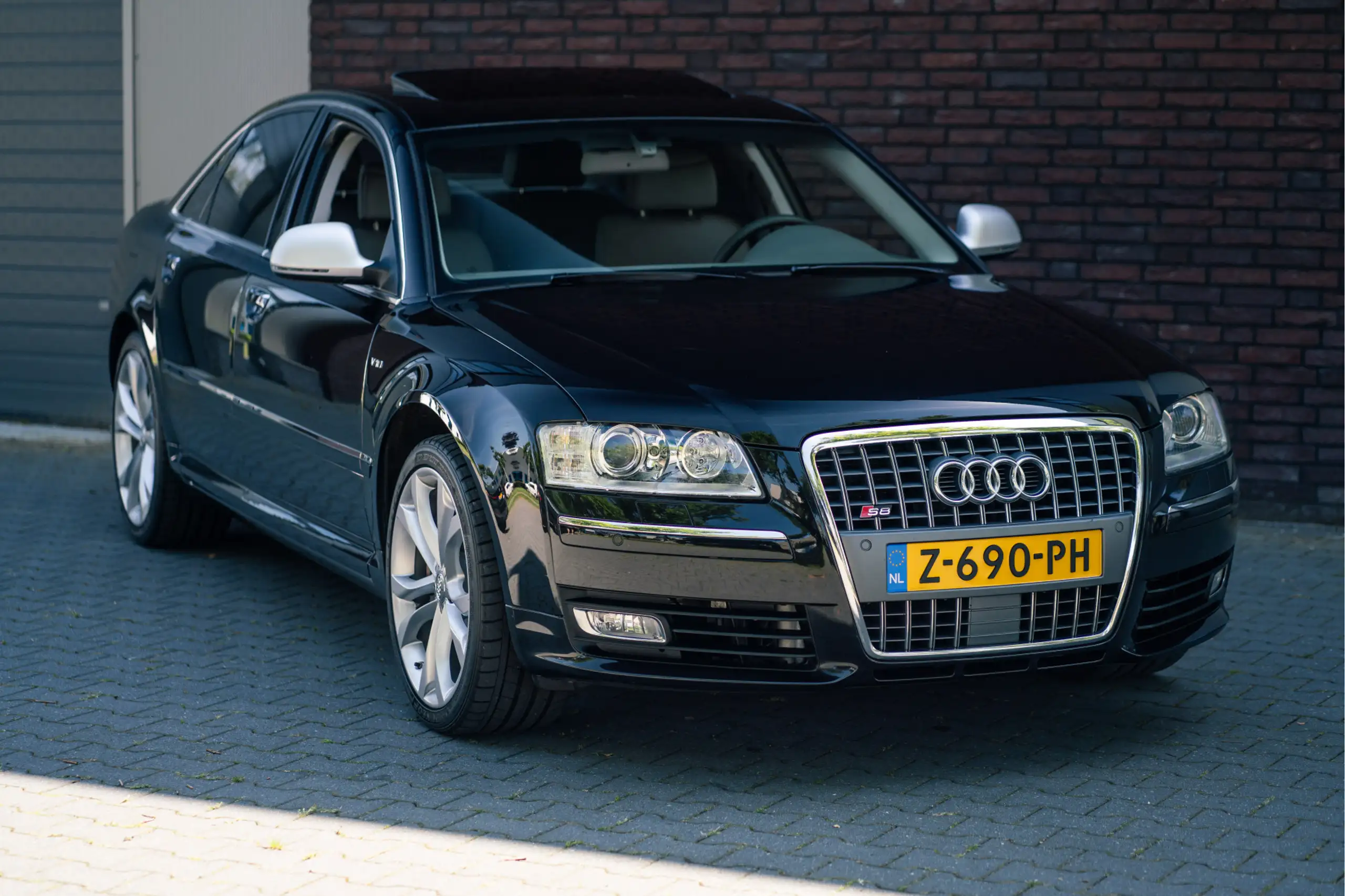 Audi - S8