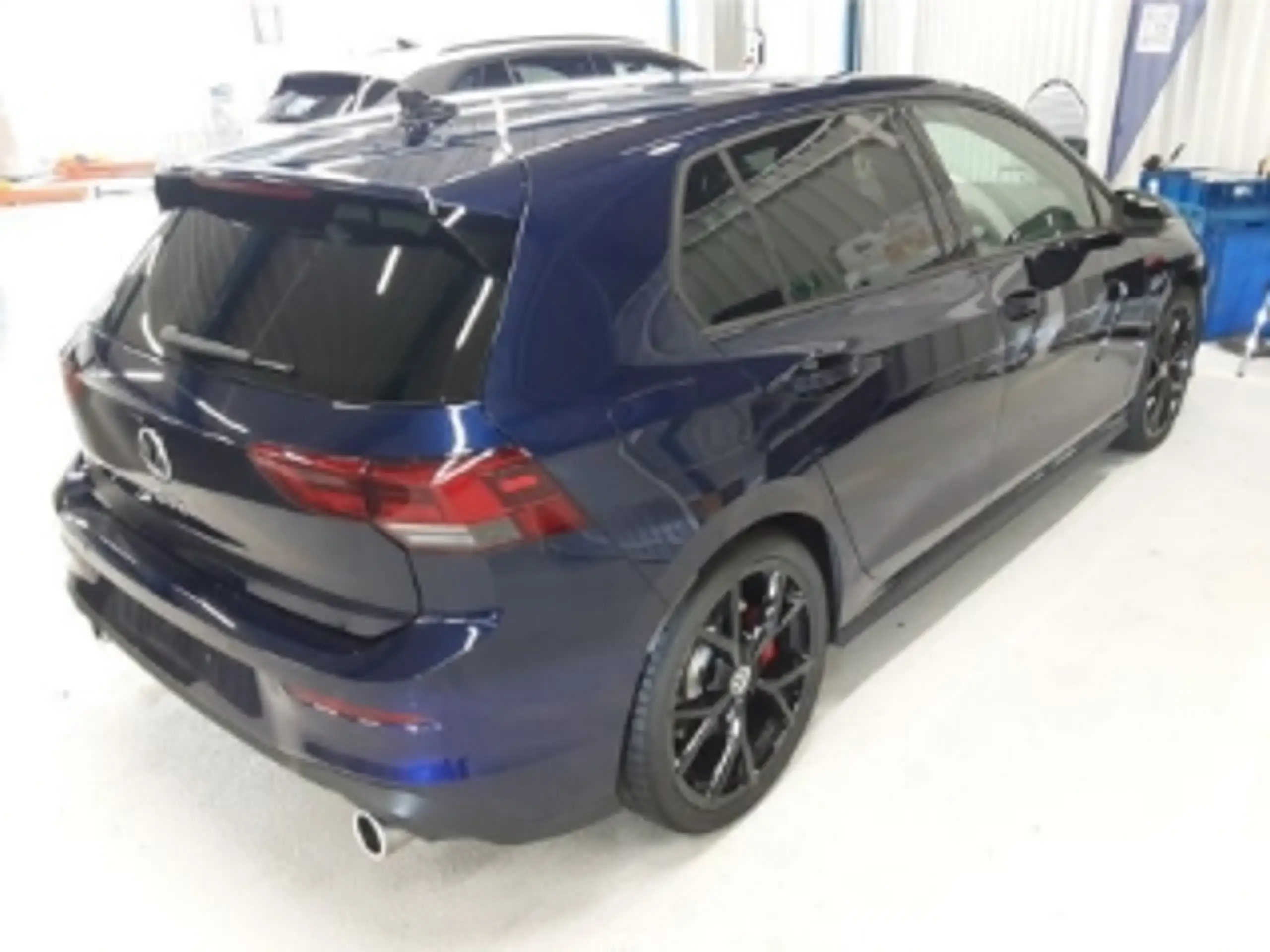 Volkswagen - Golf GTI