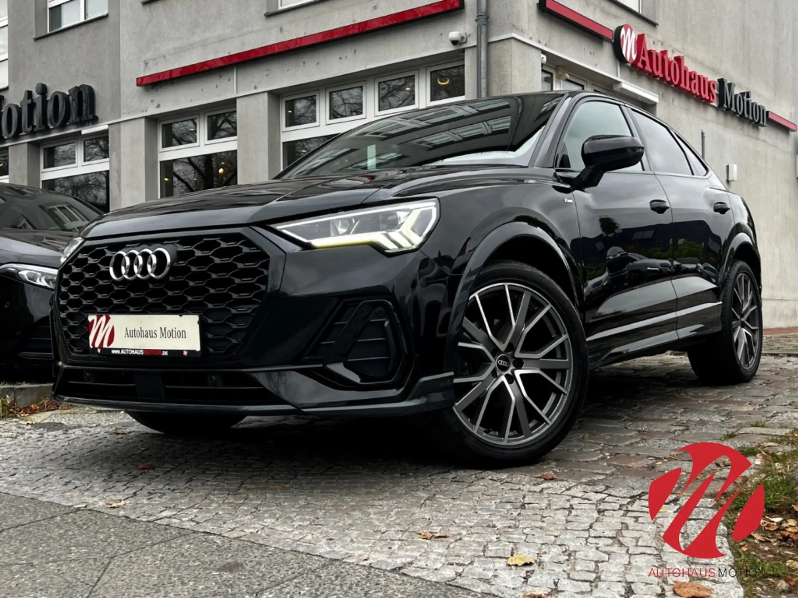 Audi - Q3