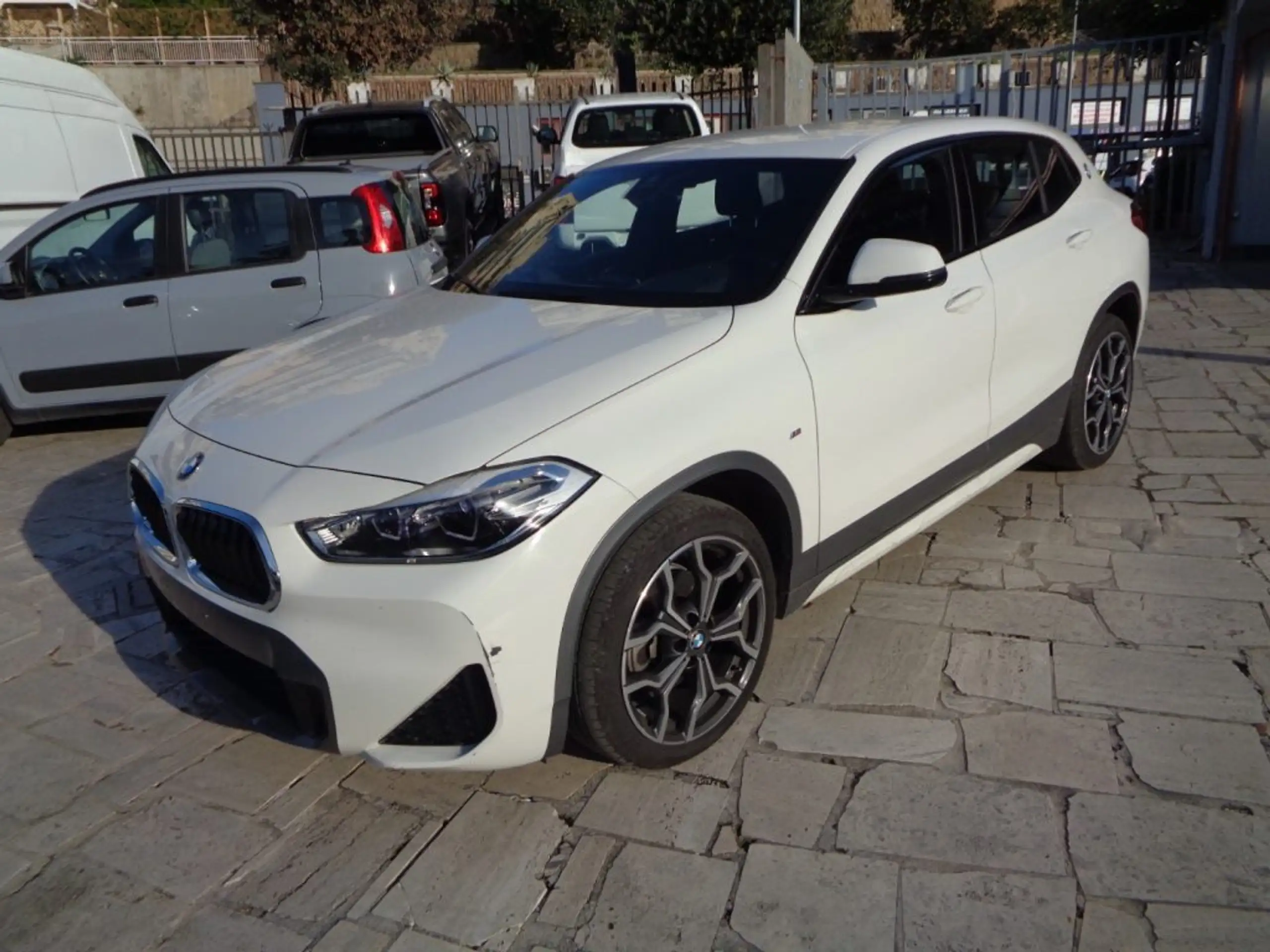 BMW - X2