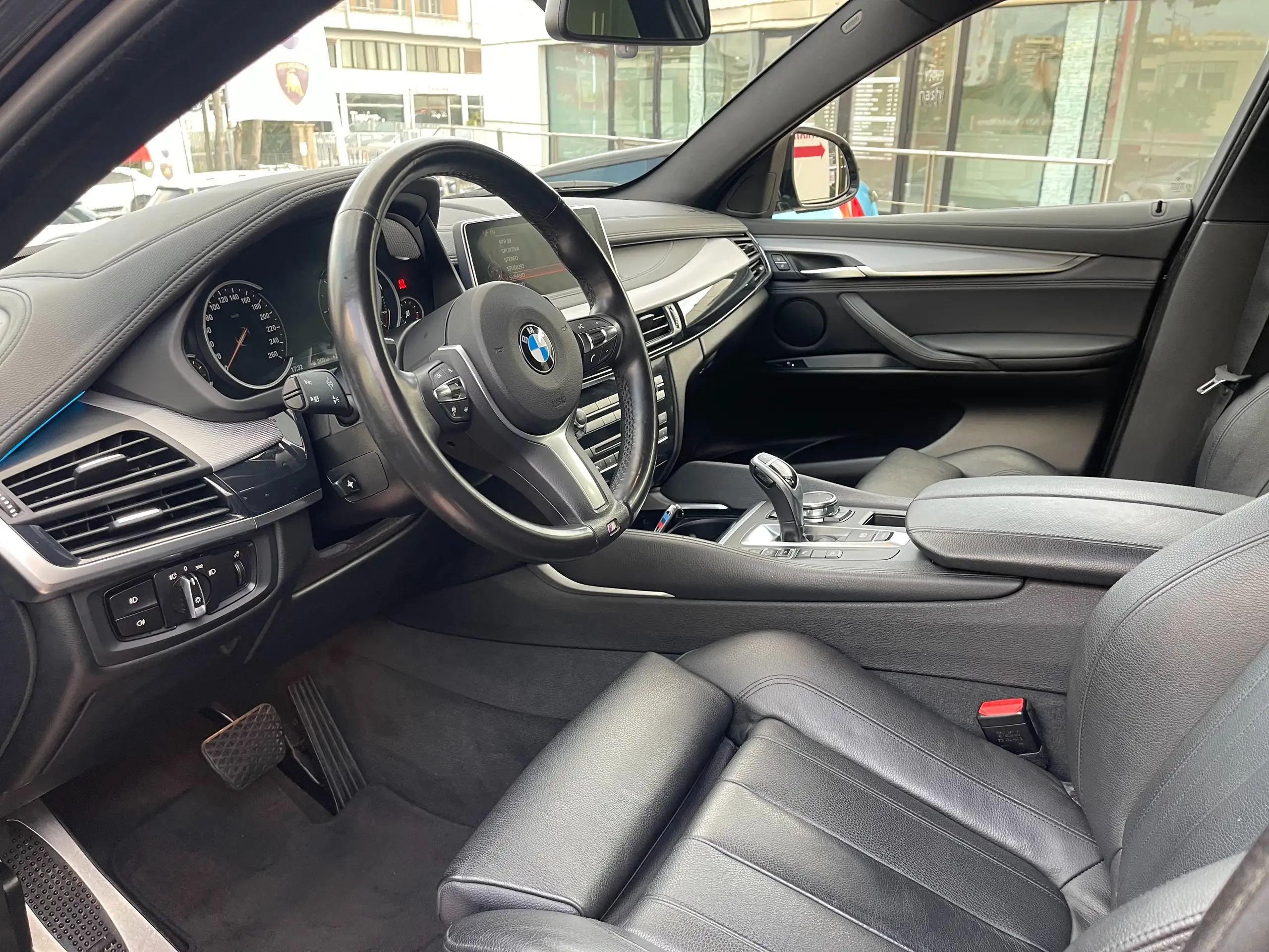 BMW - X6