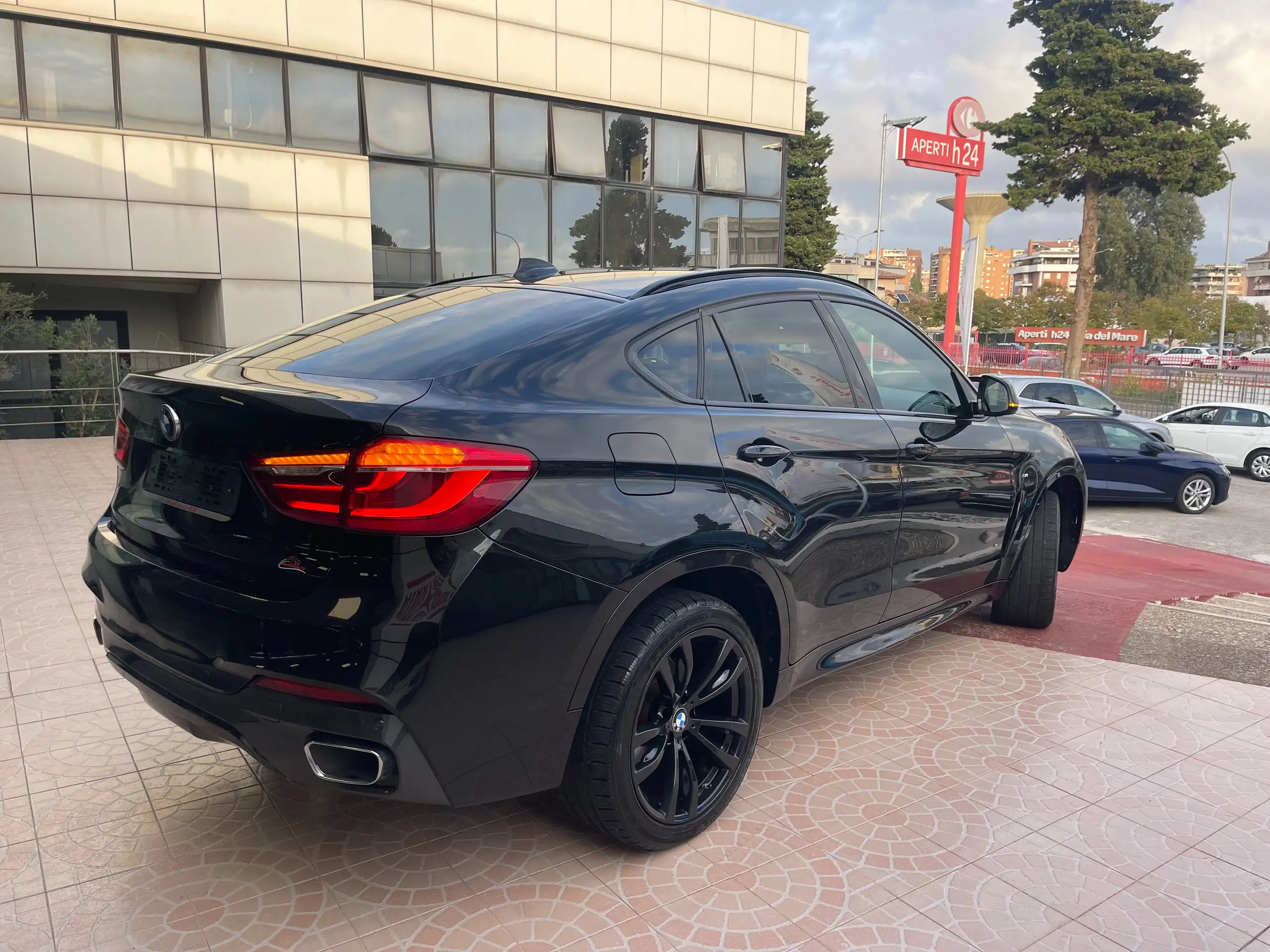 BMW - X6