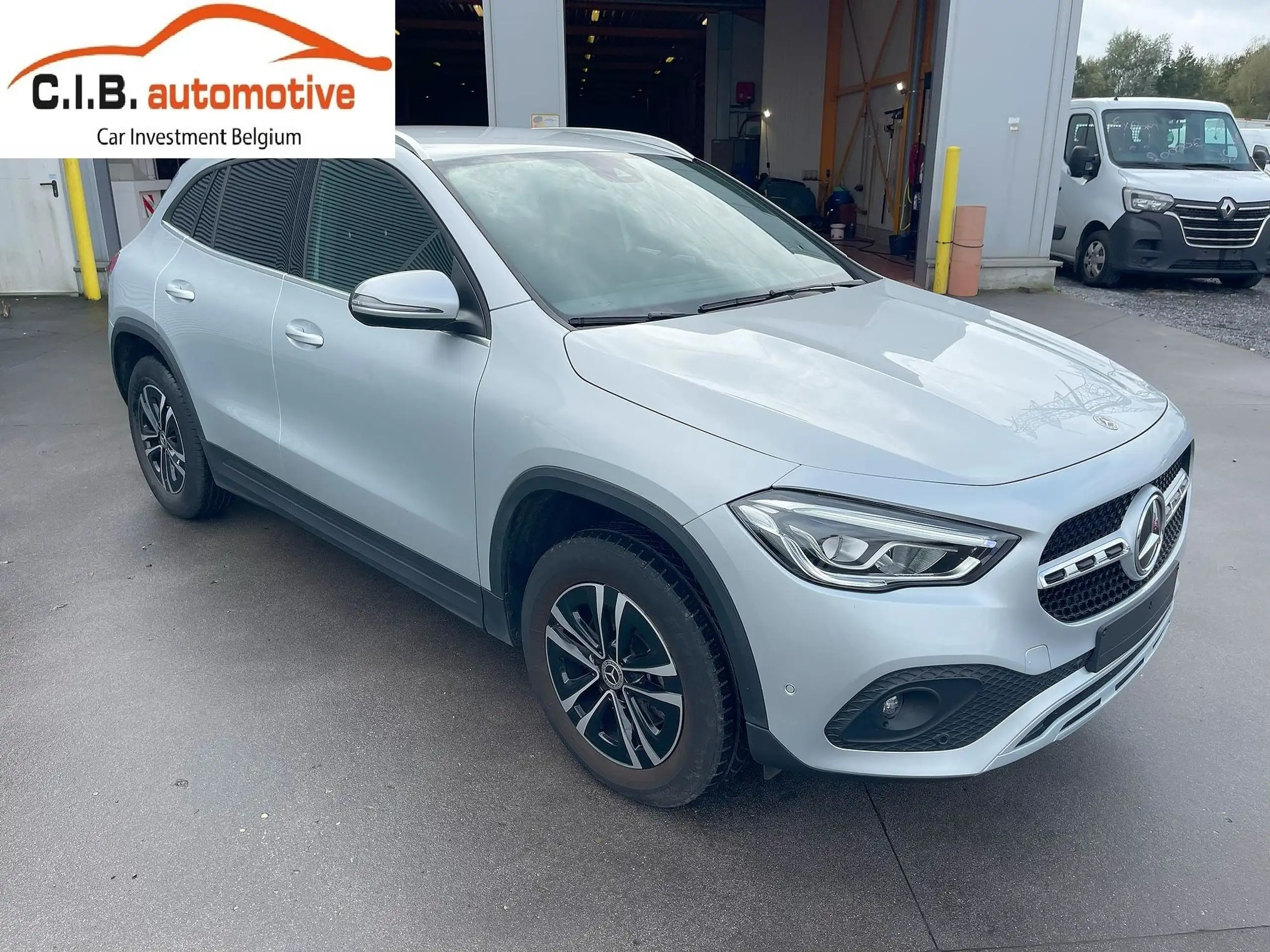 Mercedes-Benz GLA 180 2023