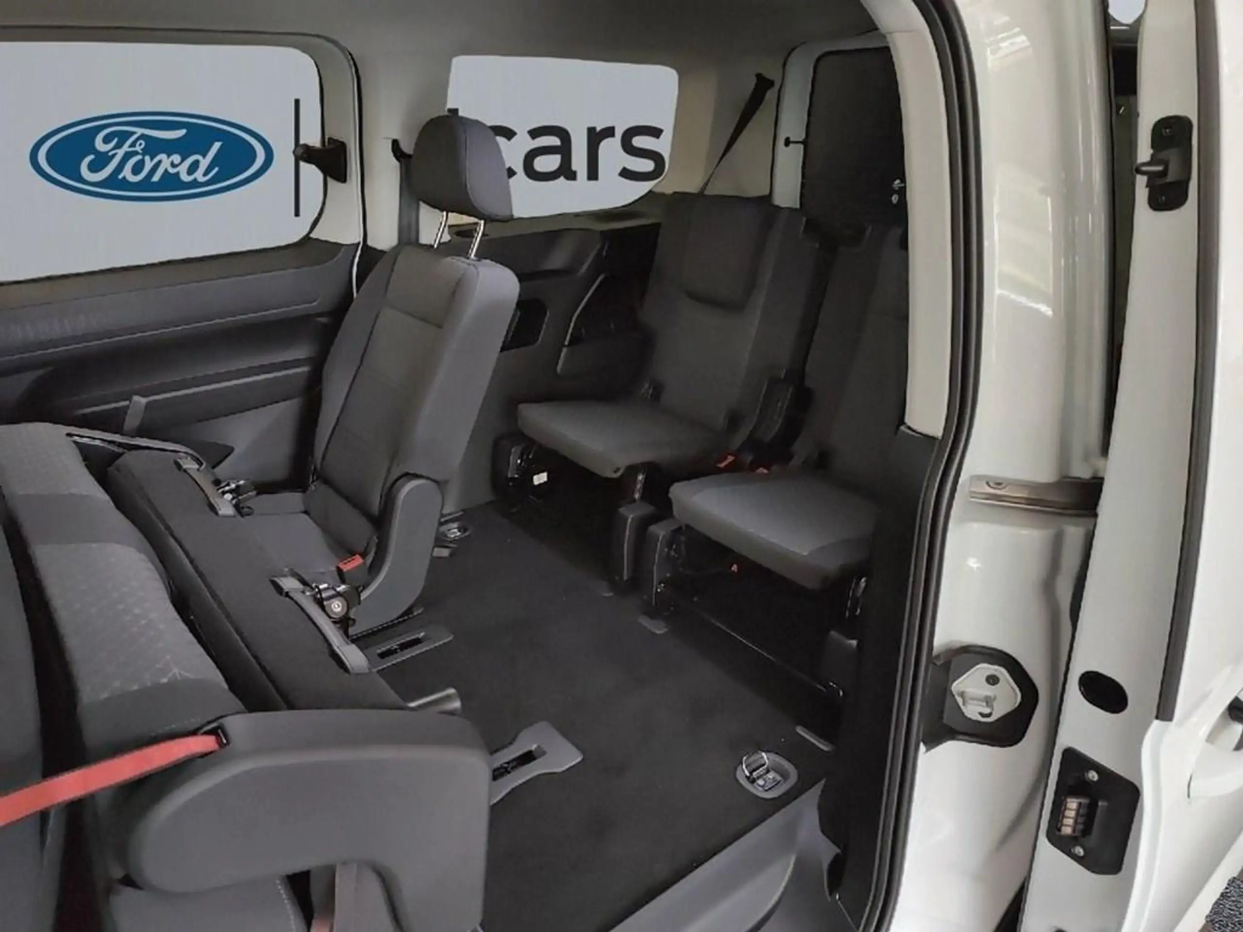 Ford - Grand Tourneo