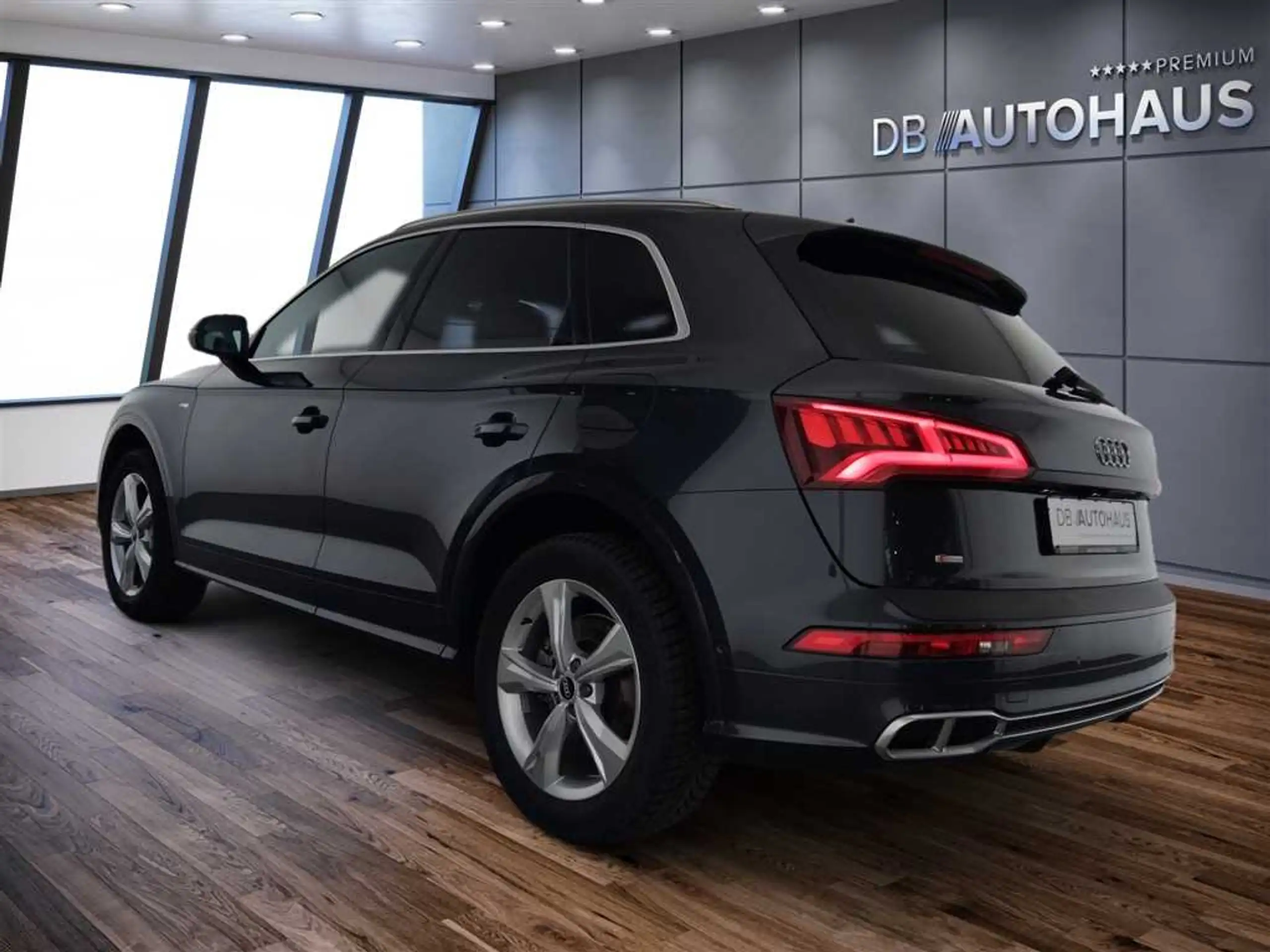 Audi - Q5