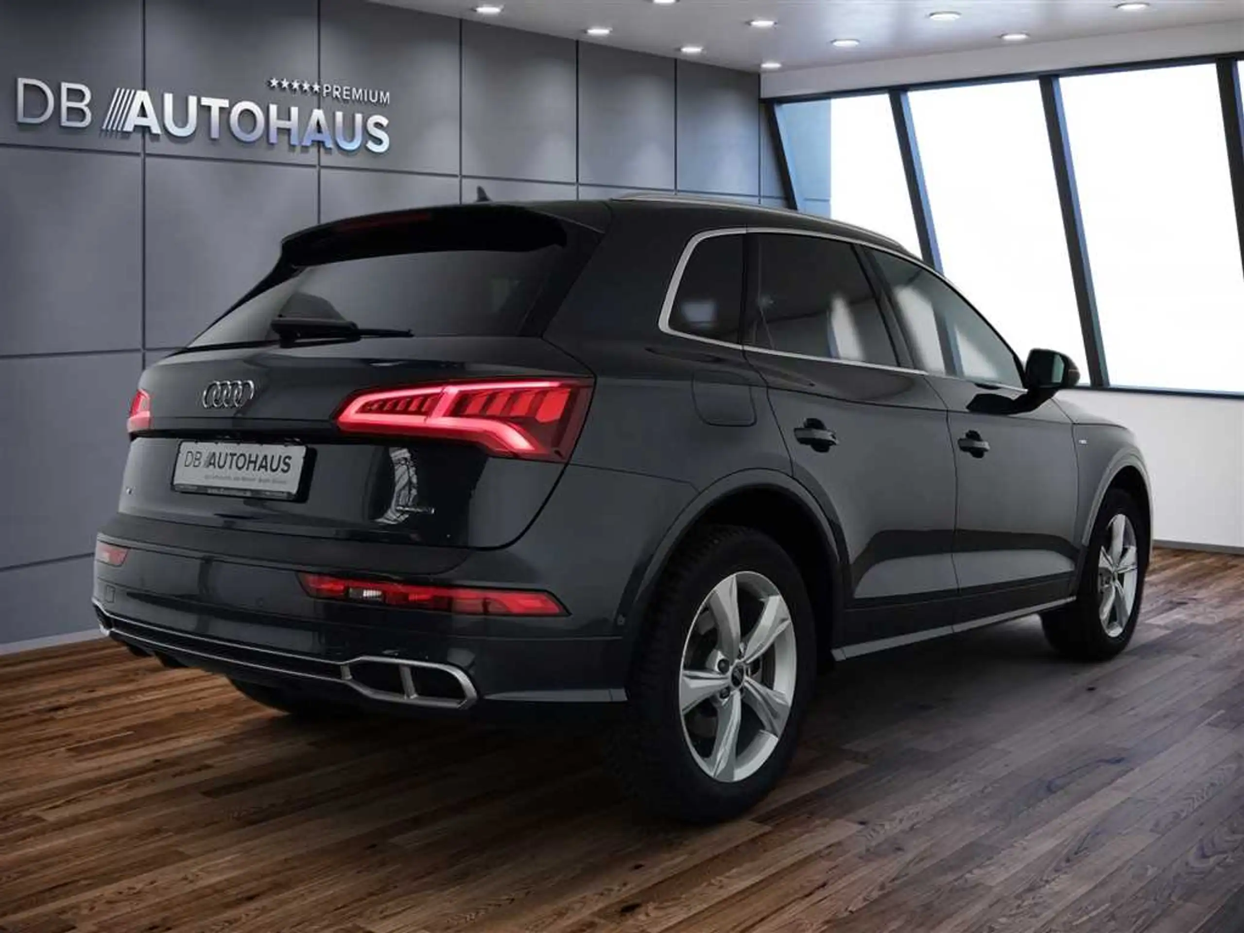 Audi - Q5