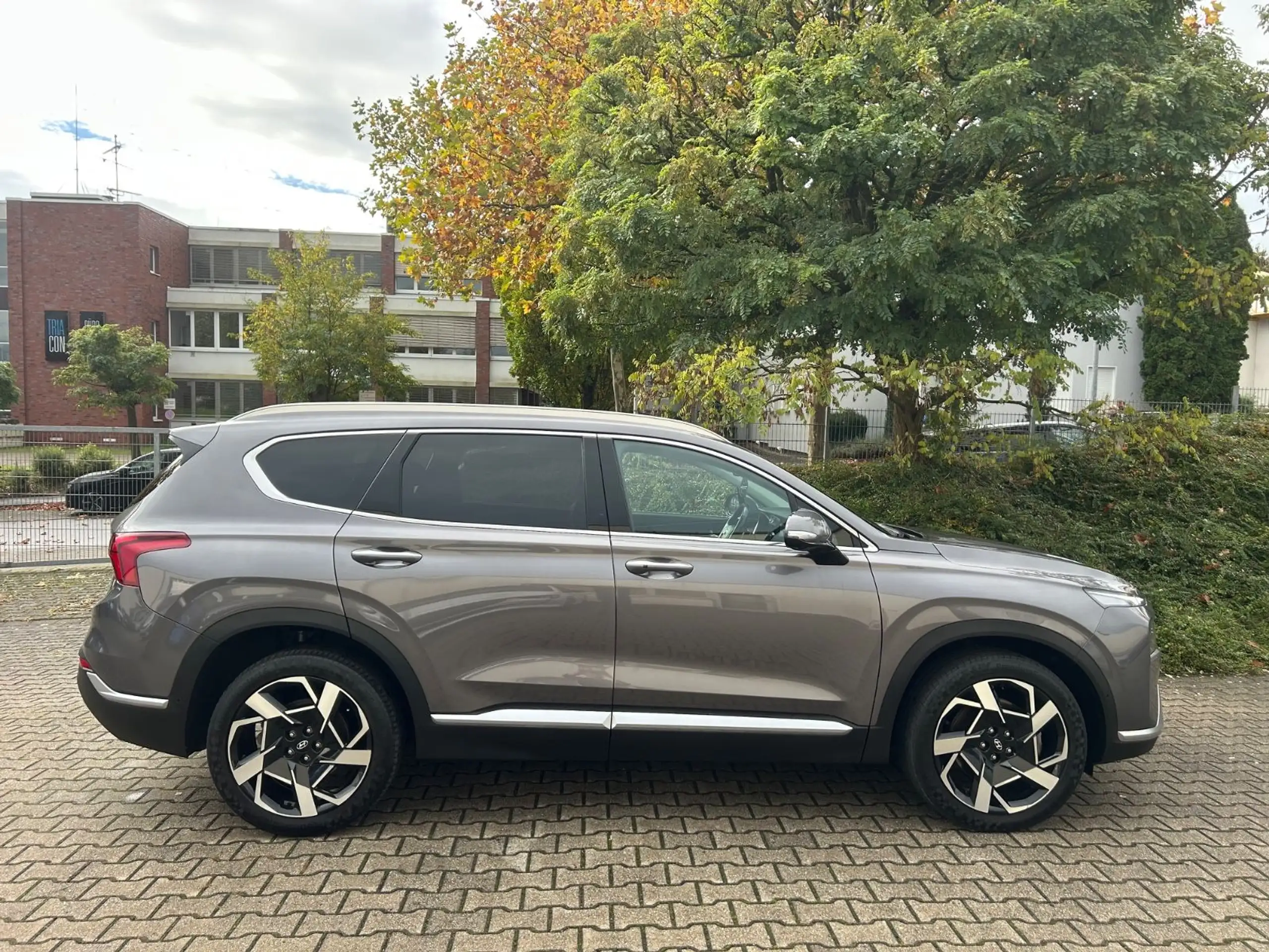 Hyundai - SANTA FE