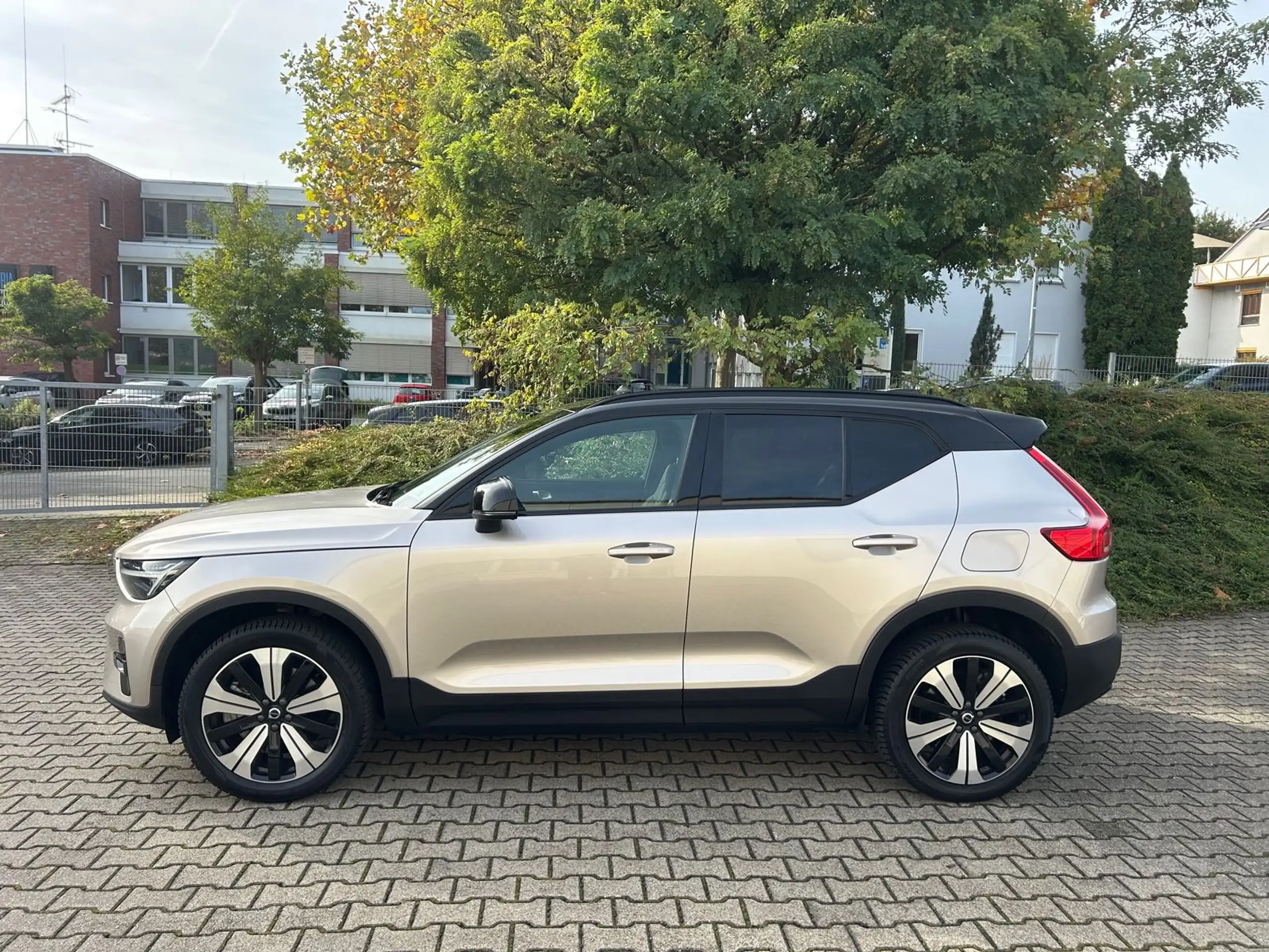 Volvo - XC40