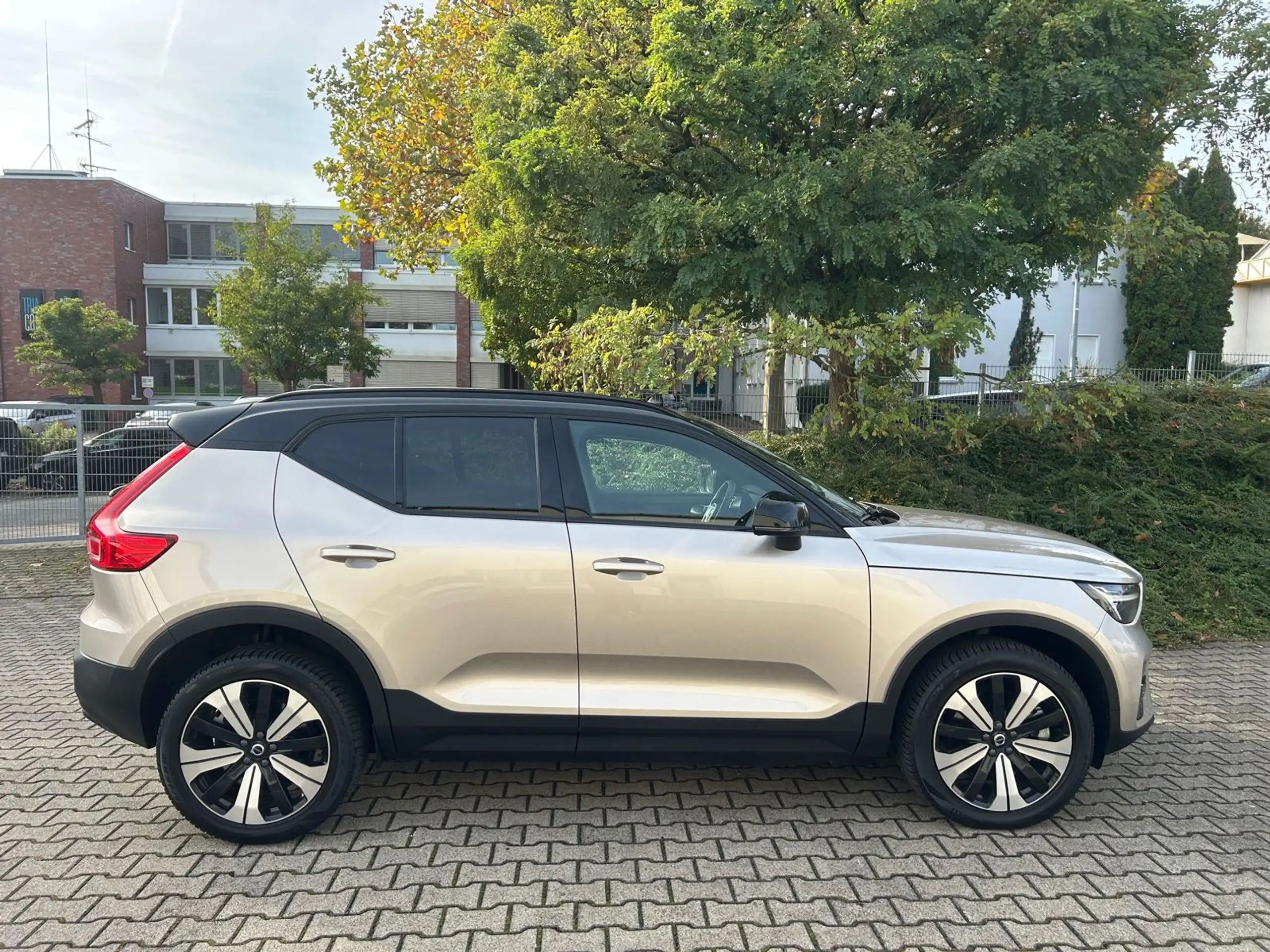 Volvo - XC40