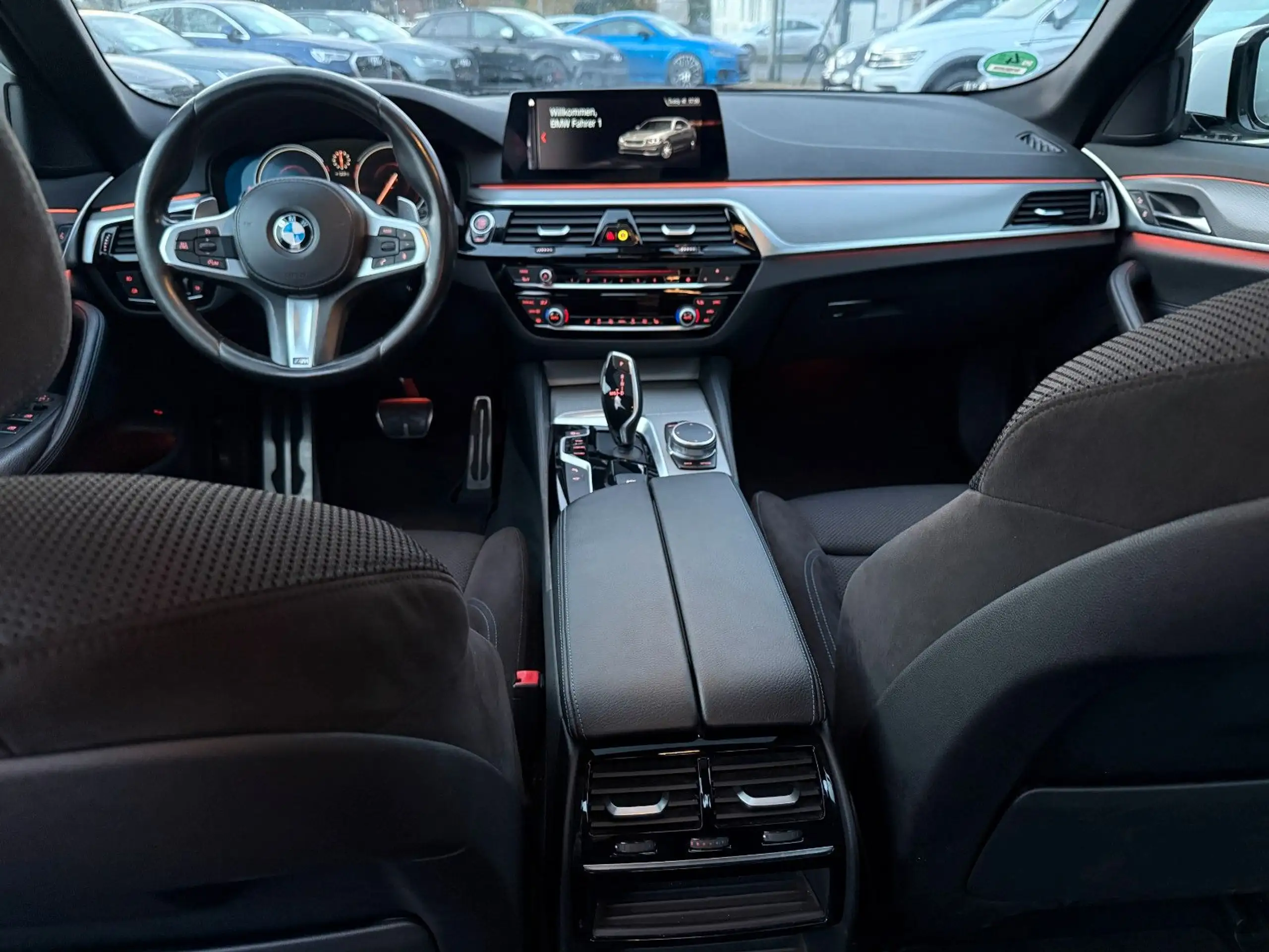 BMW - 530