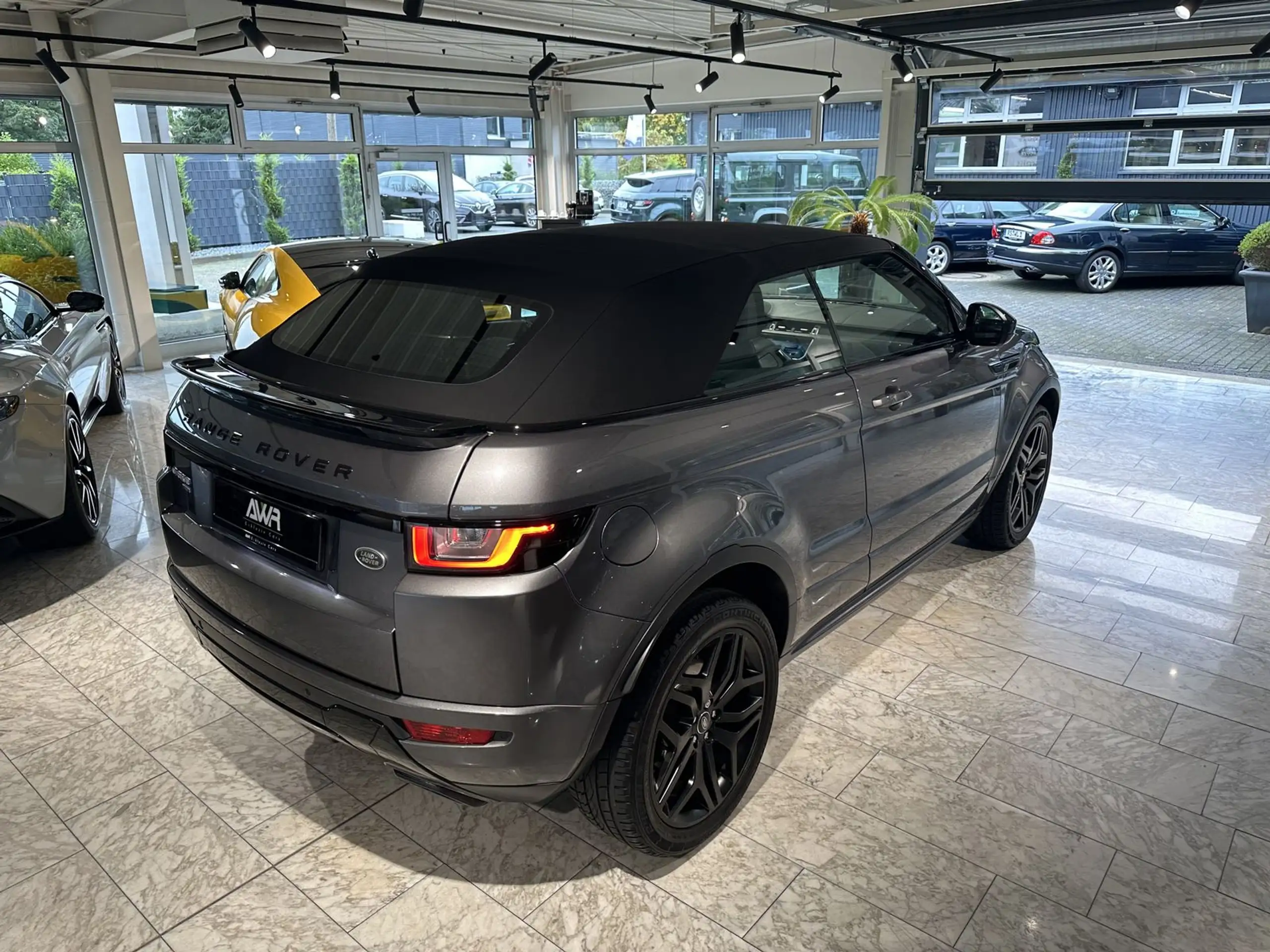 Land Rover - Range Rover Evoque