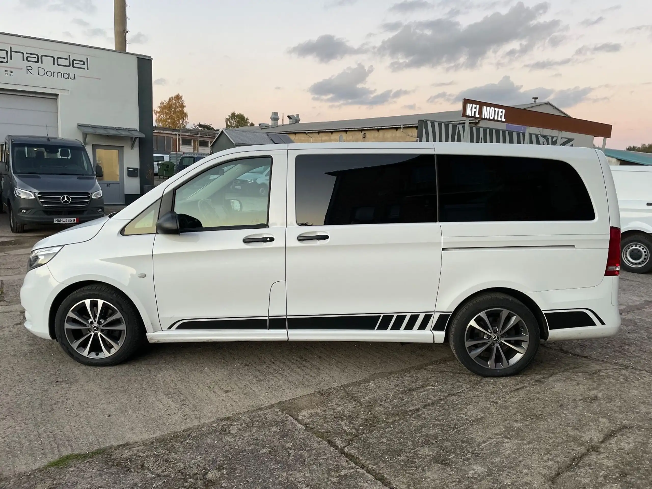 Mercedes-Benz - Vito