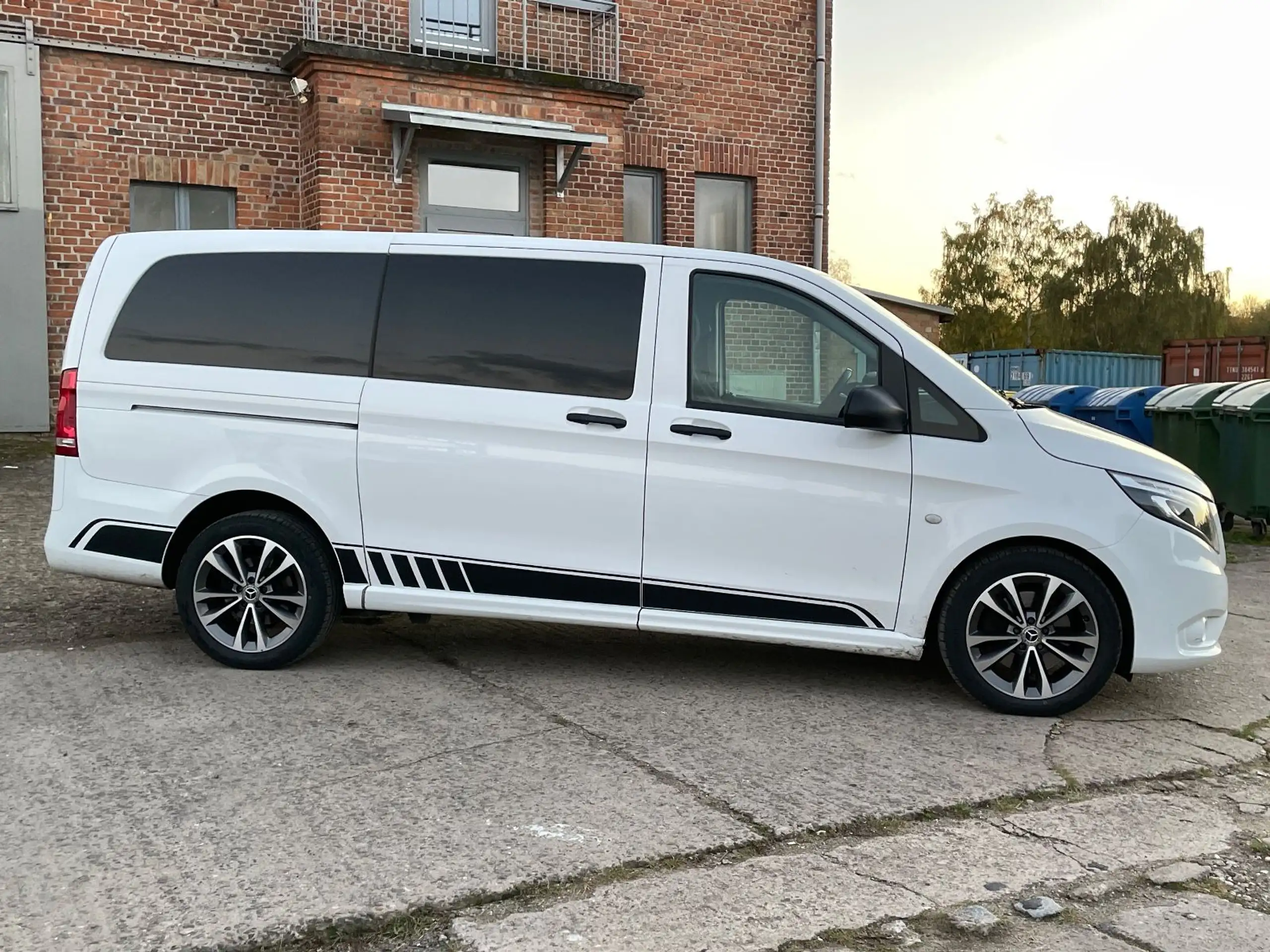 Mercedes-Benz - Vito