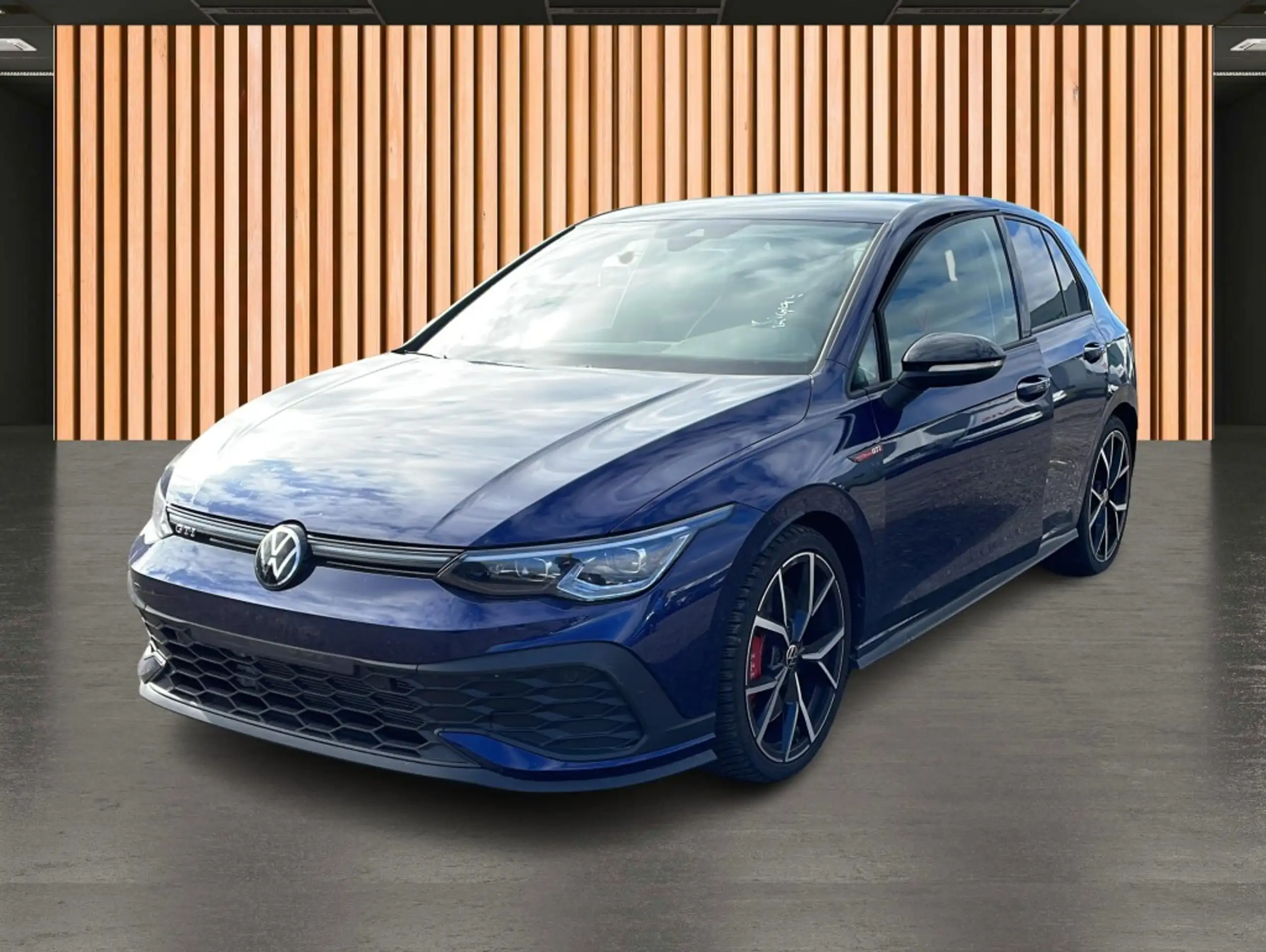 Volkswagen - Golf