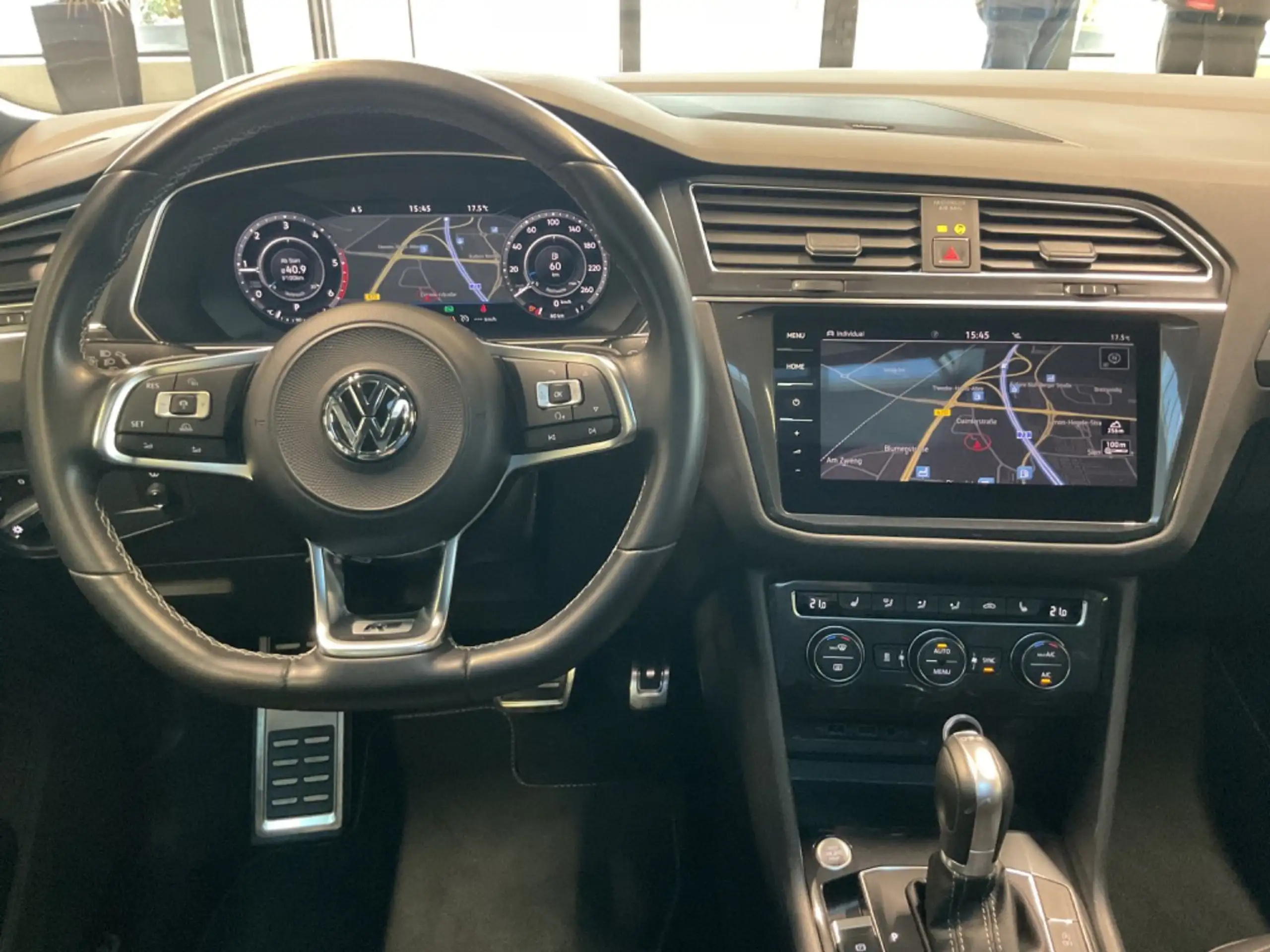 Volkswagen - Tiguan