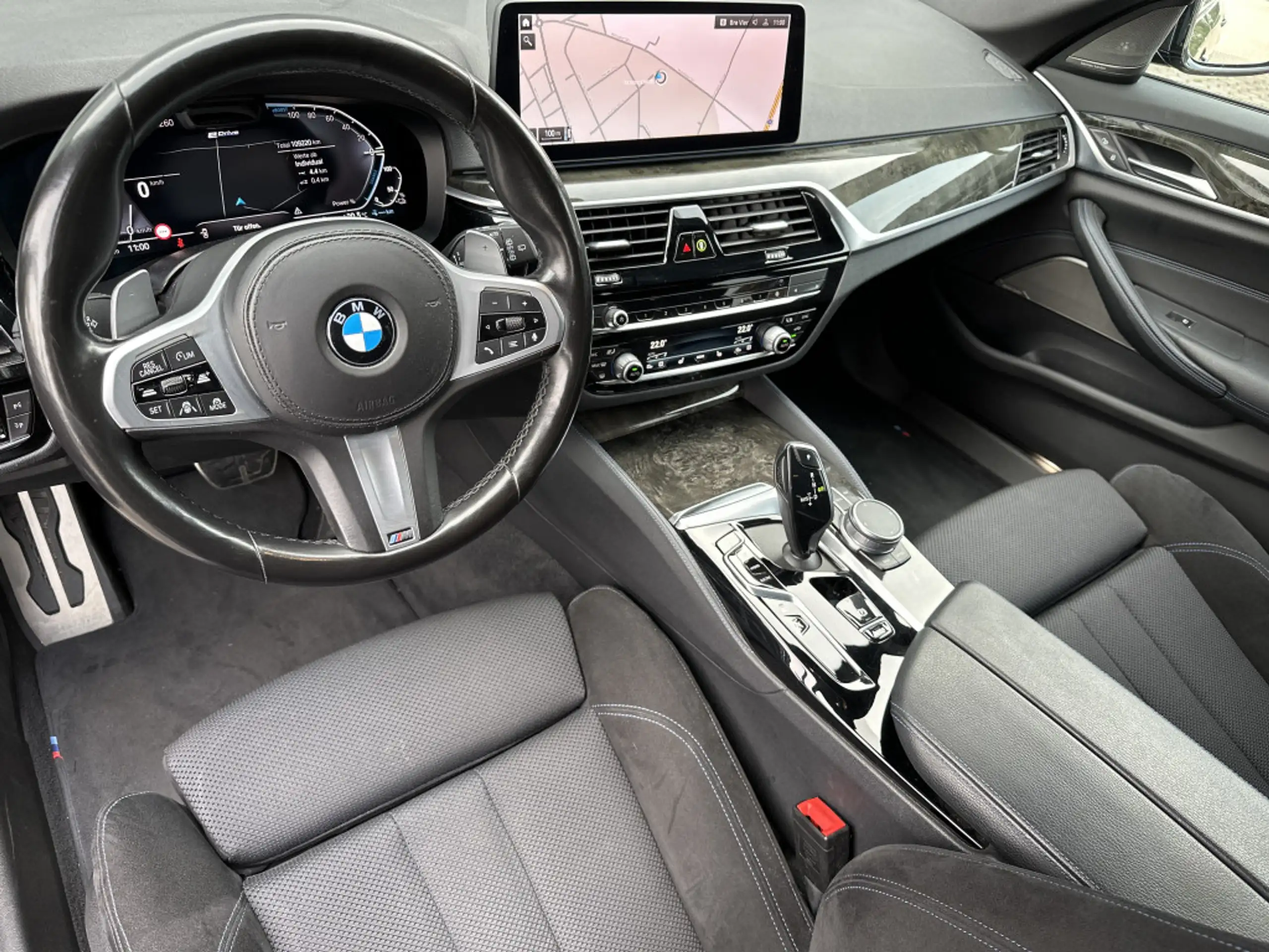 BMW - 530