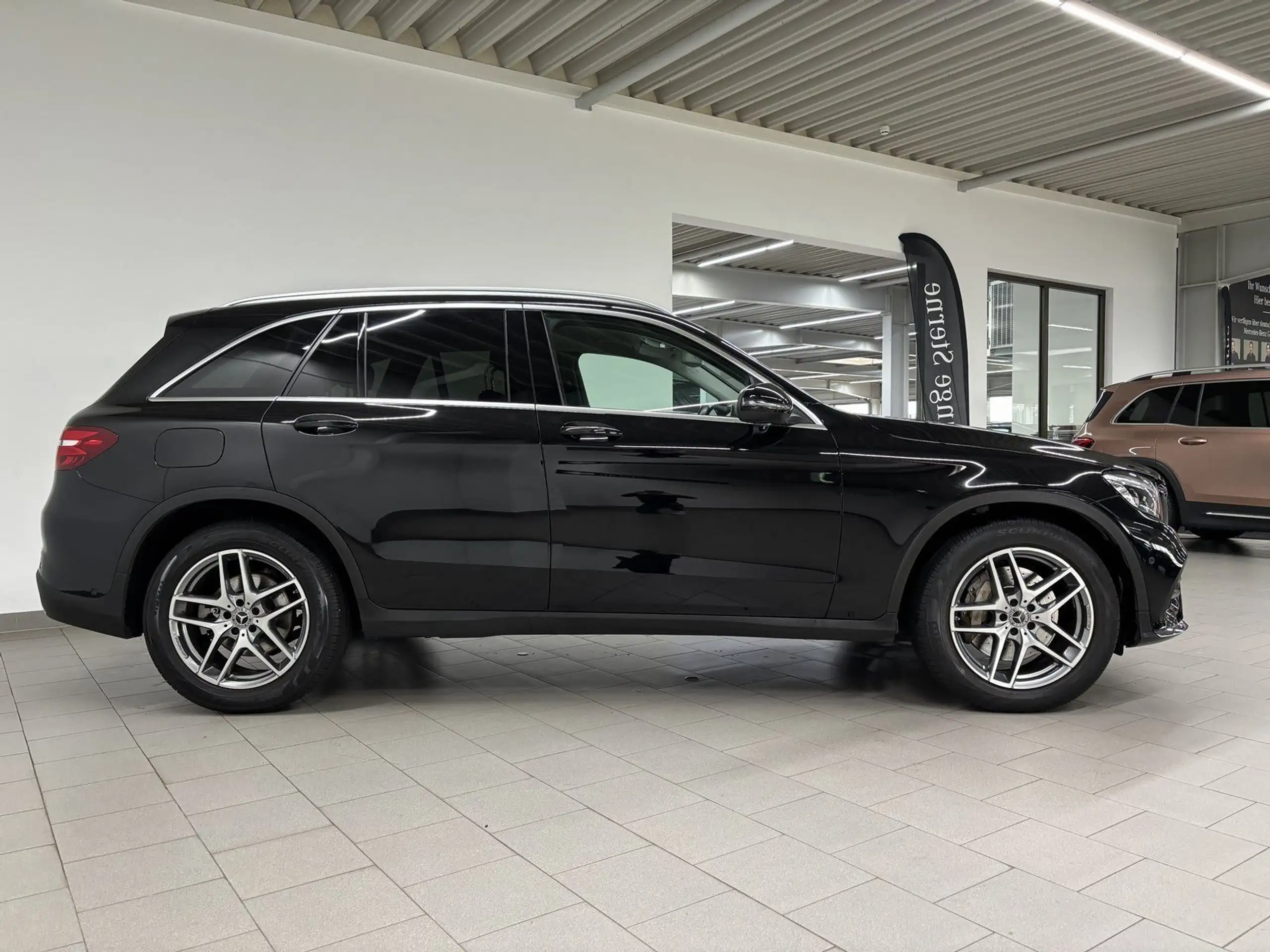 Mercedes-Benz - GLC 250