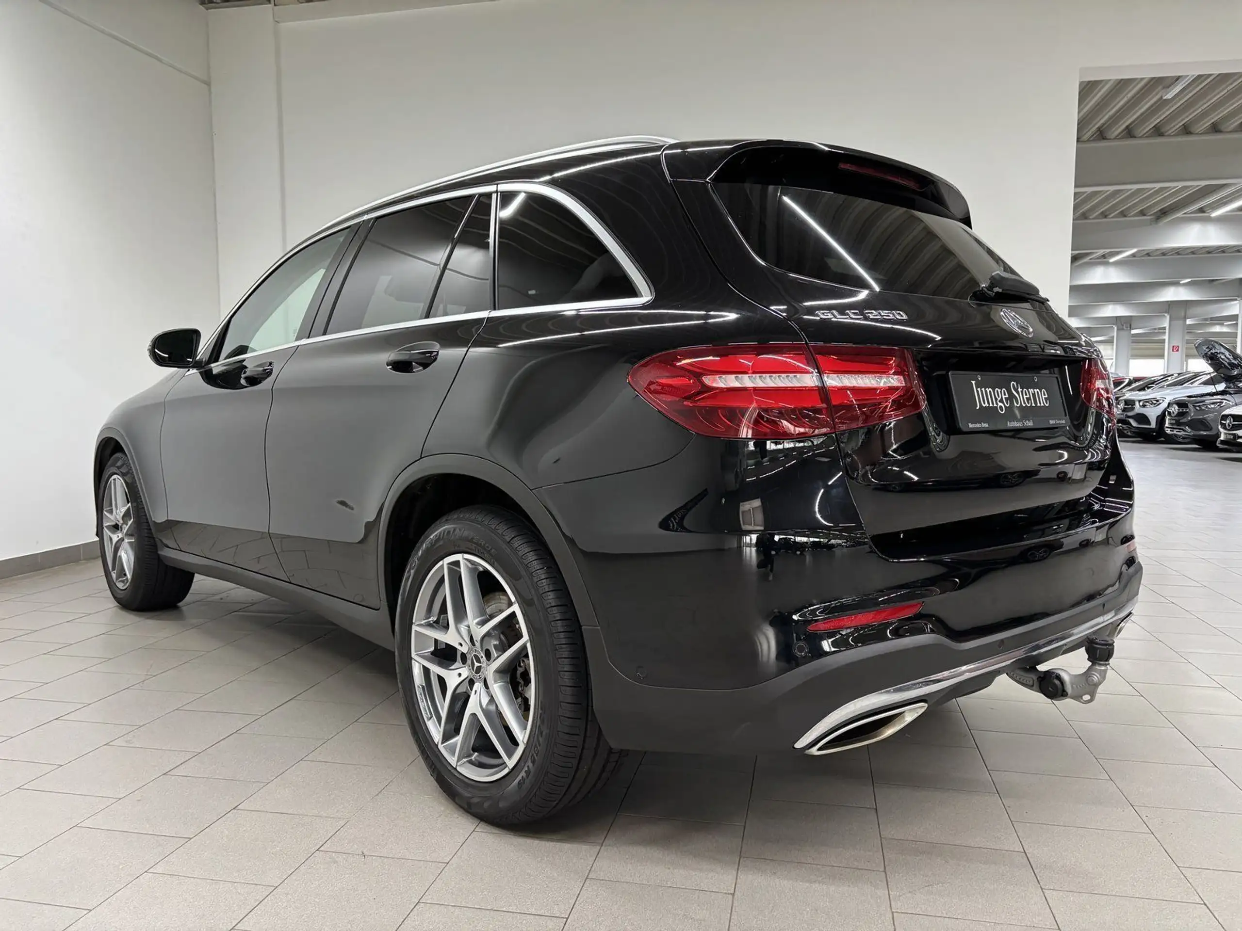 Mercedes-Benz - GLC 250