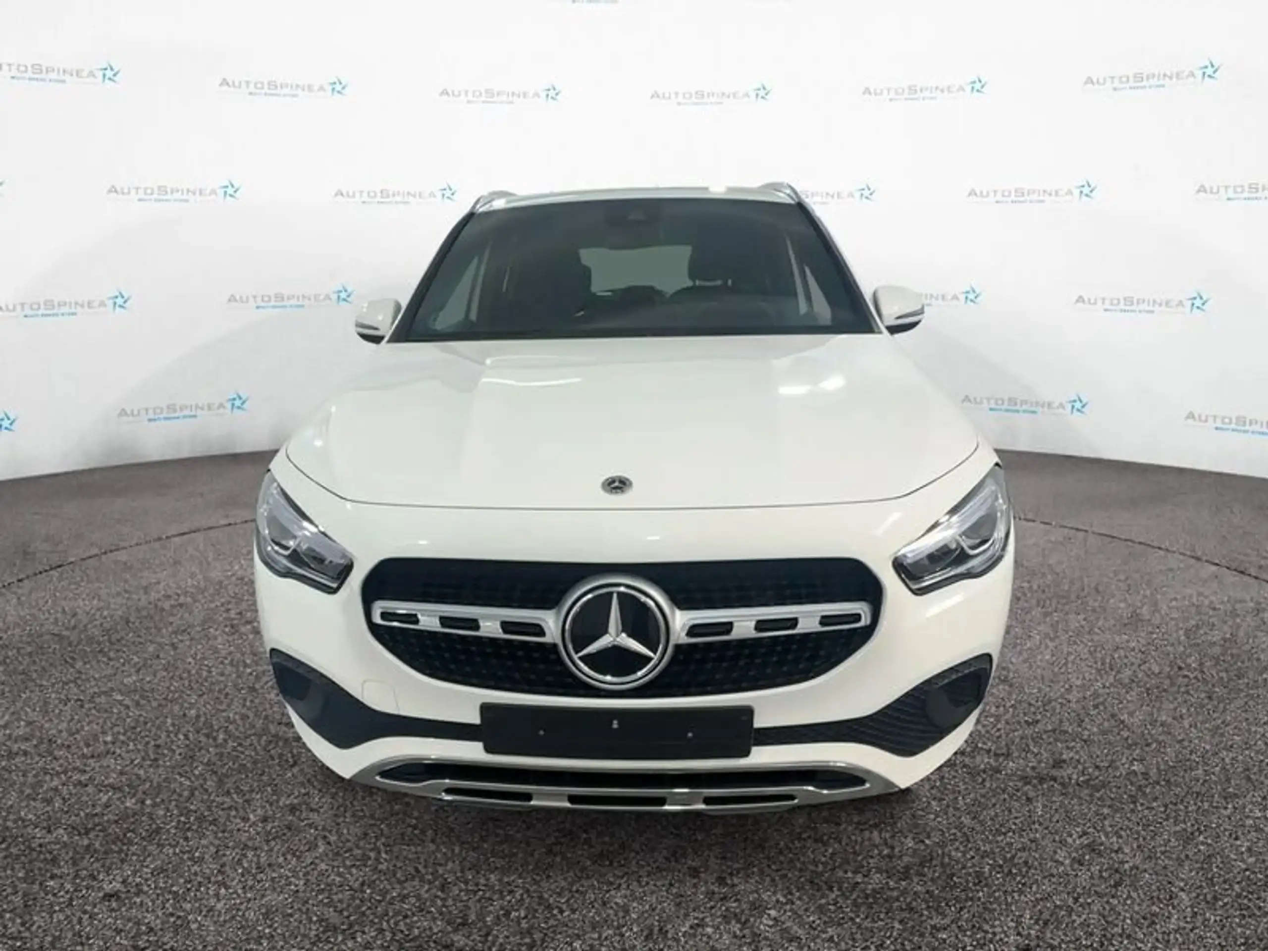 Mercedes-Benz - GLA 200