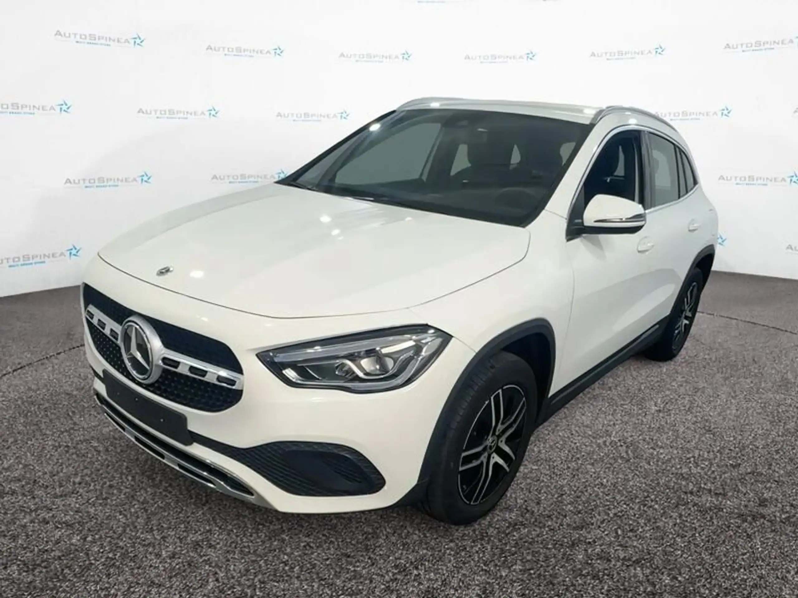 Mercedes-Benz - GLA 200