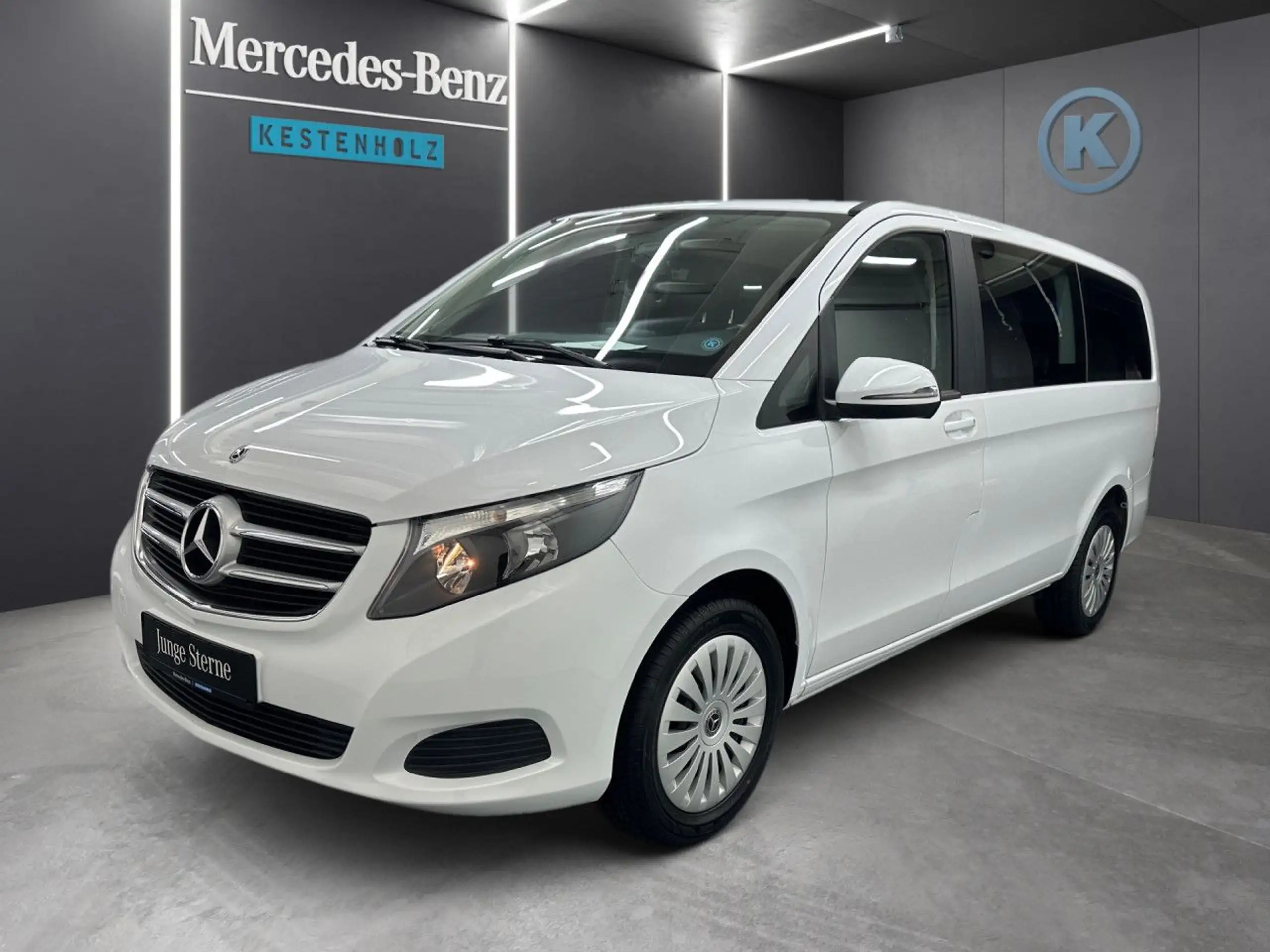 Mercedes-Benz - V 200