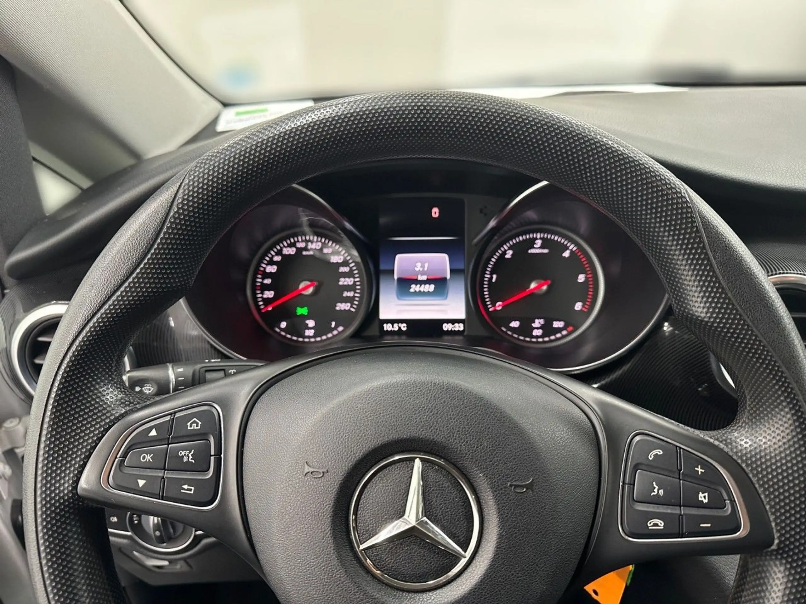 Mercedes-Benz - V 200