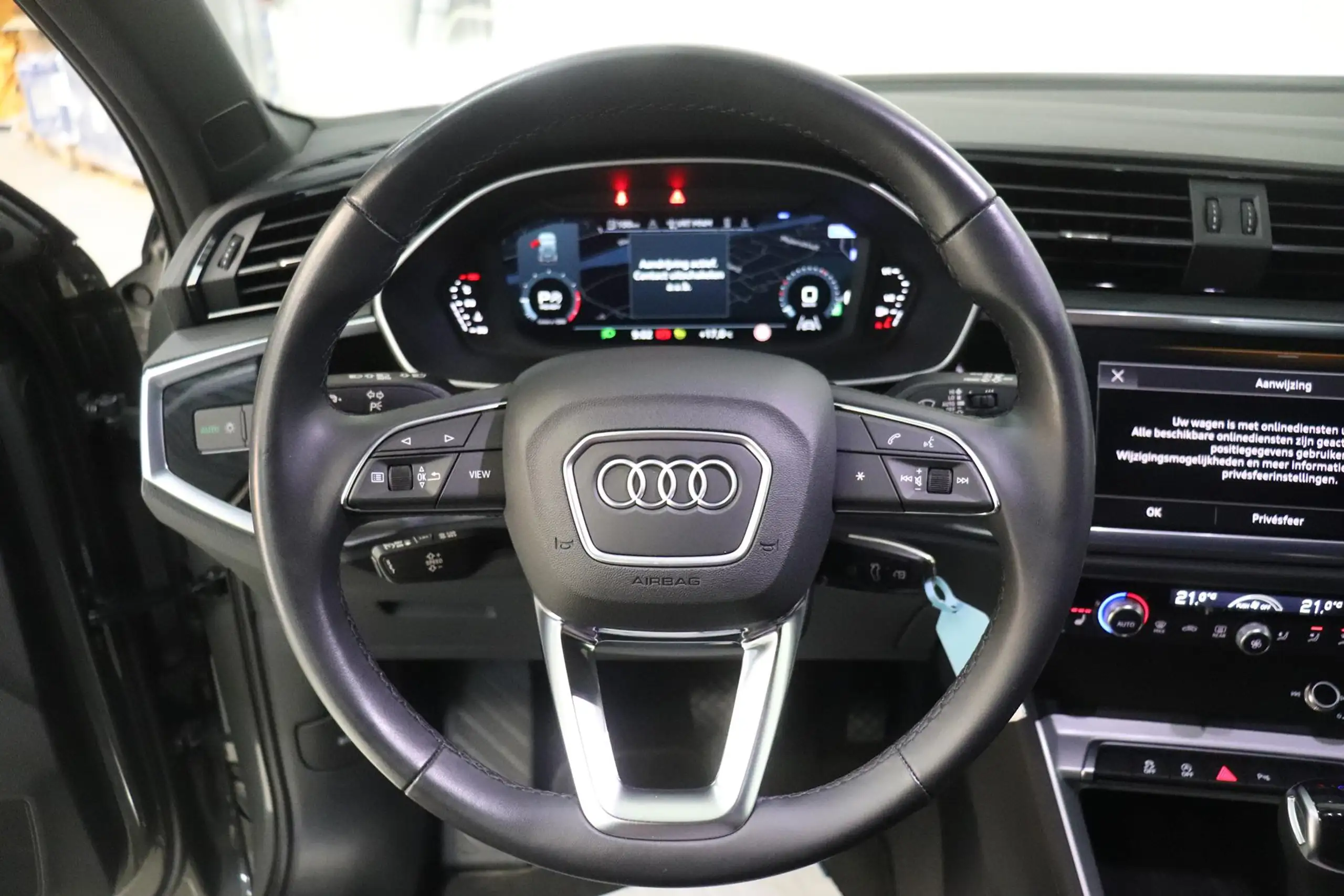 Audi - Q3