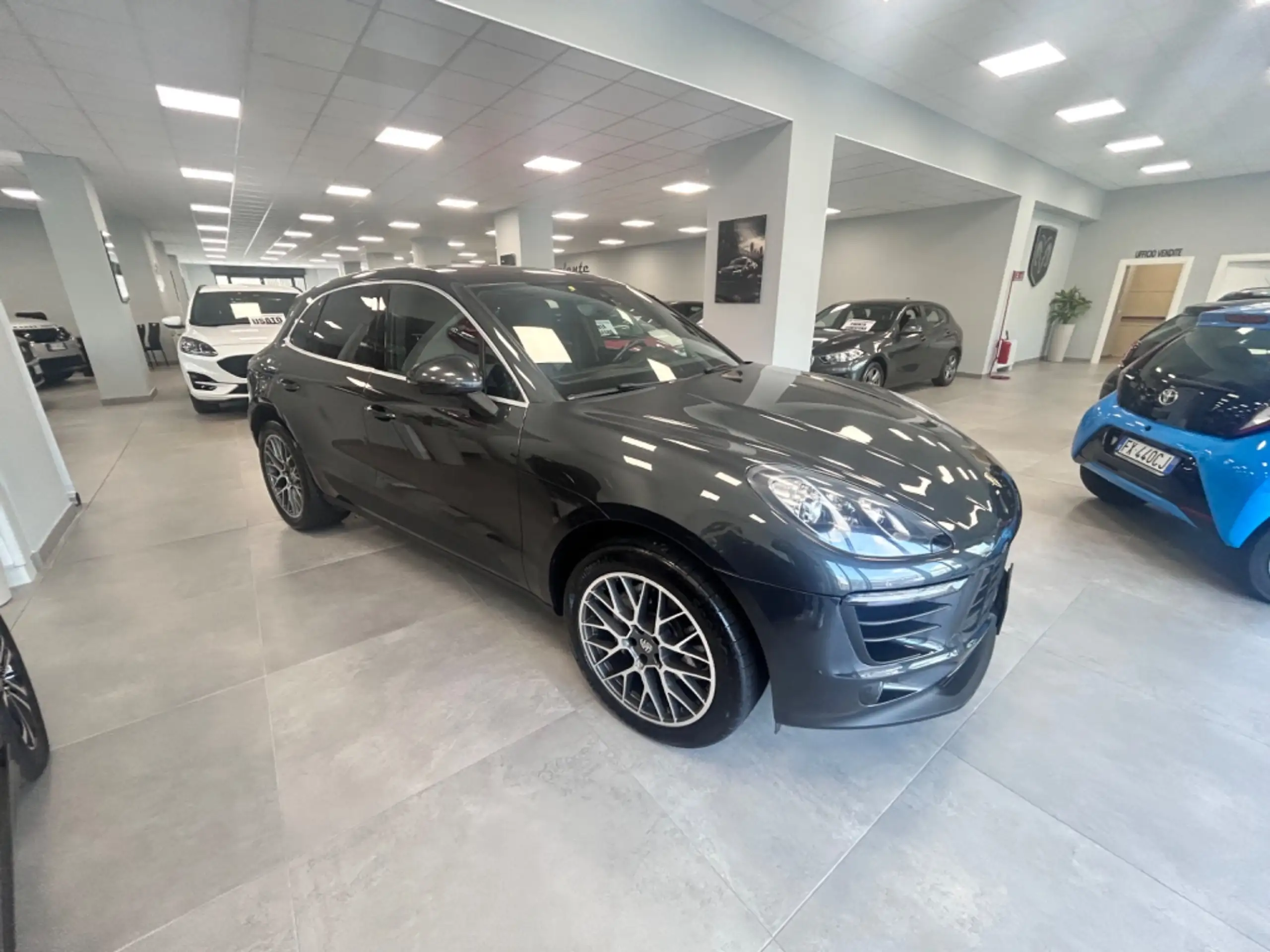 Porsche - Macan