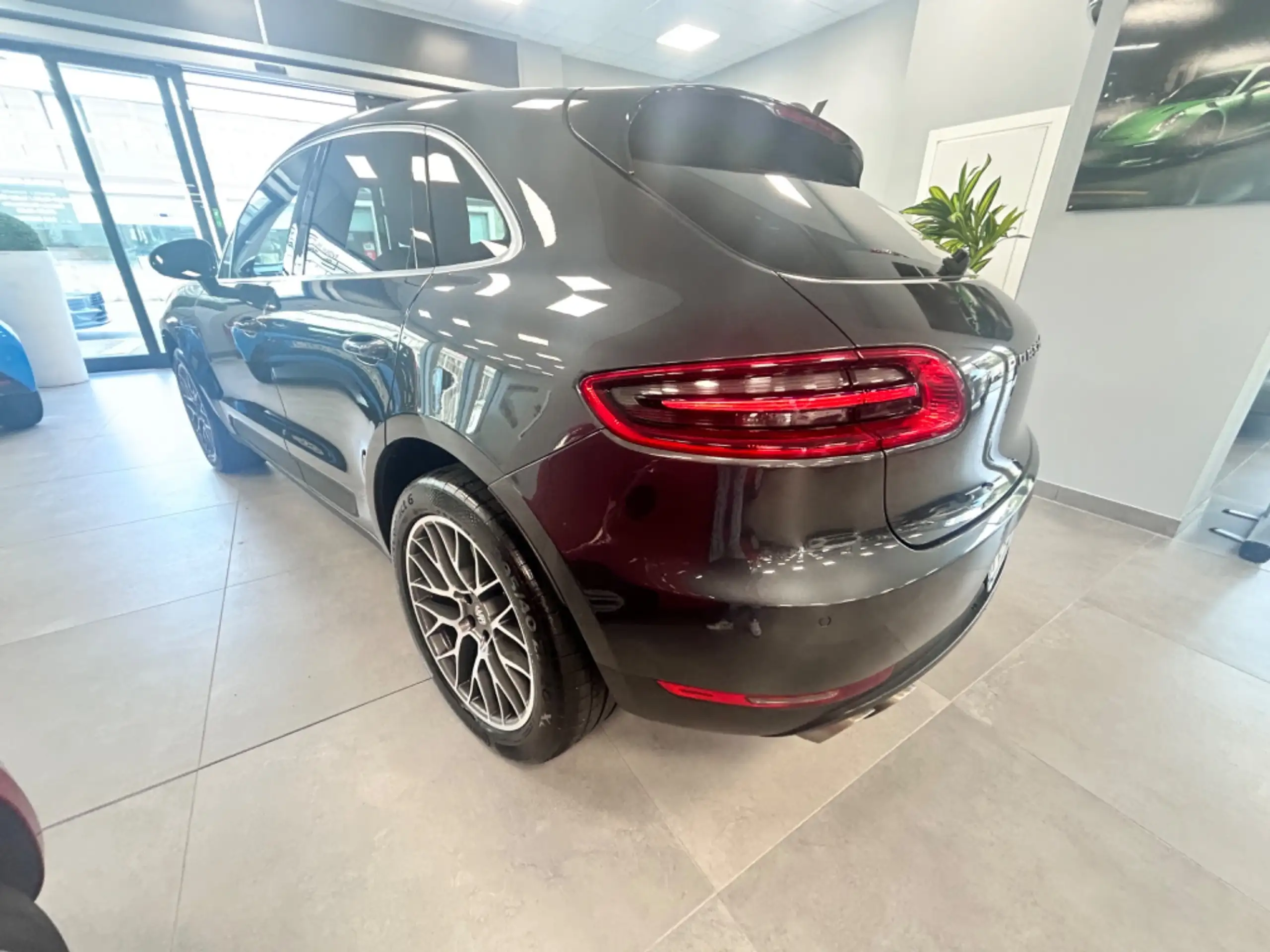 Porsche - Macan