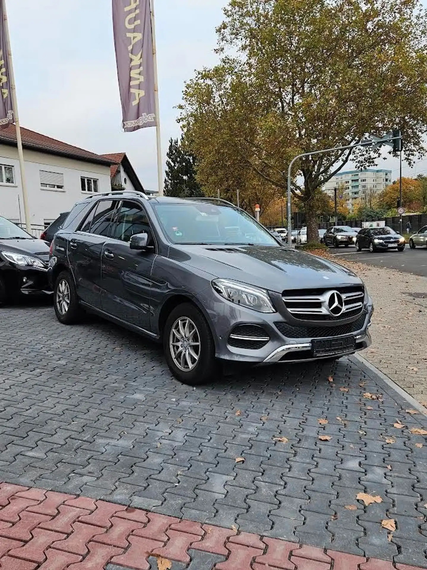 Mercedes-Benz - GLE 350