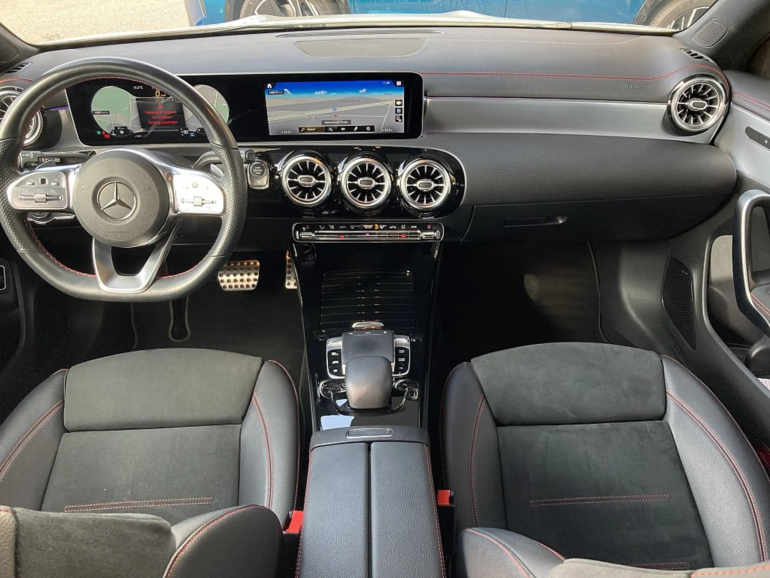 Mercedes-Benz - CLA 200