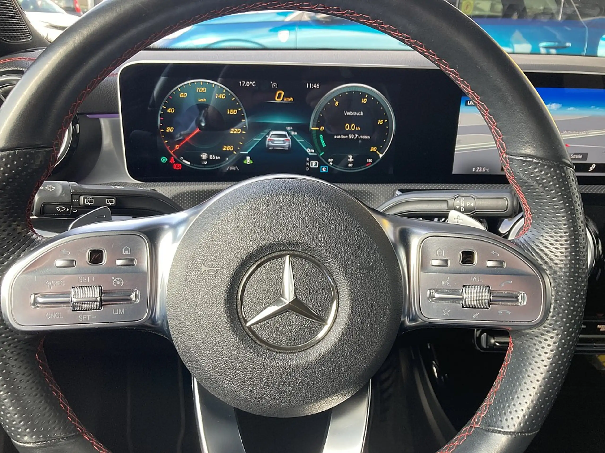 Mercedes-Benz - CLA 200