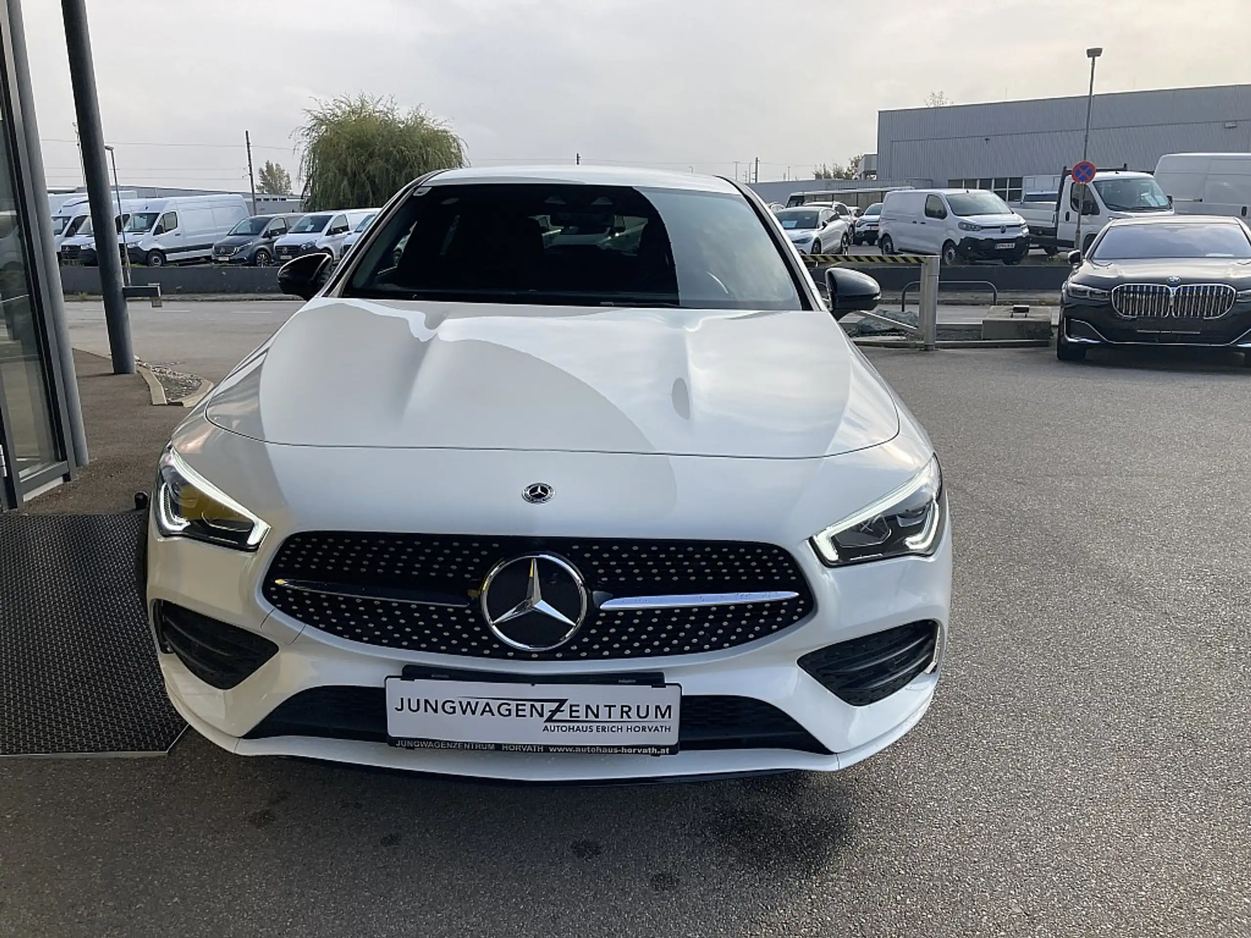 Mercedes-Benz - CLA 200