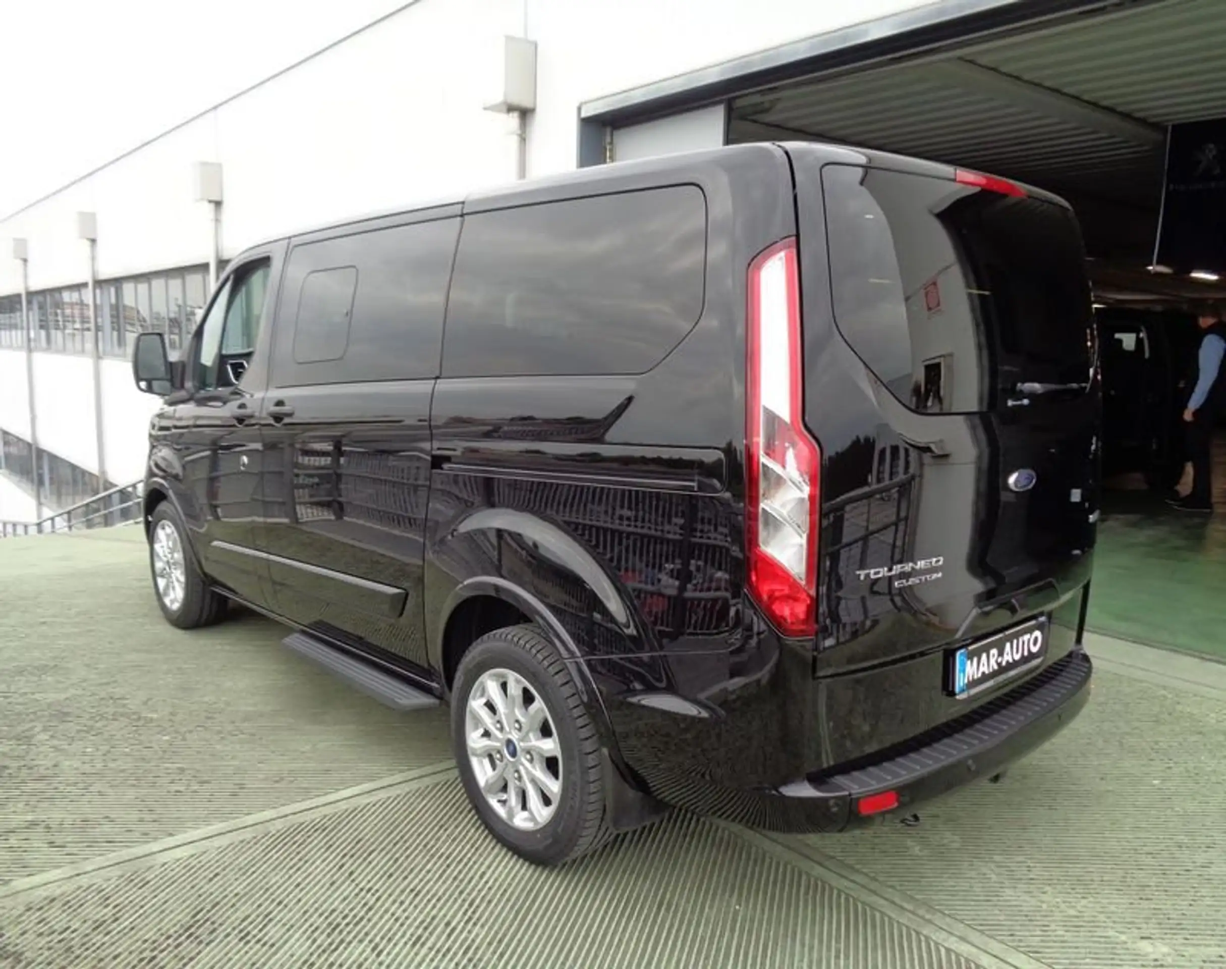 Ford - Tourneo Custom