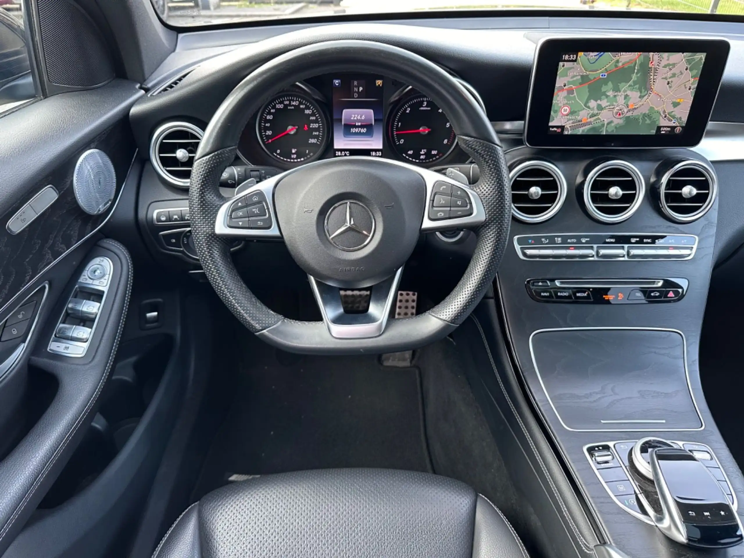 Mercedes-Benz - GLC 350