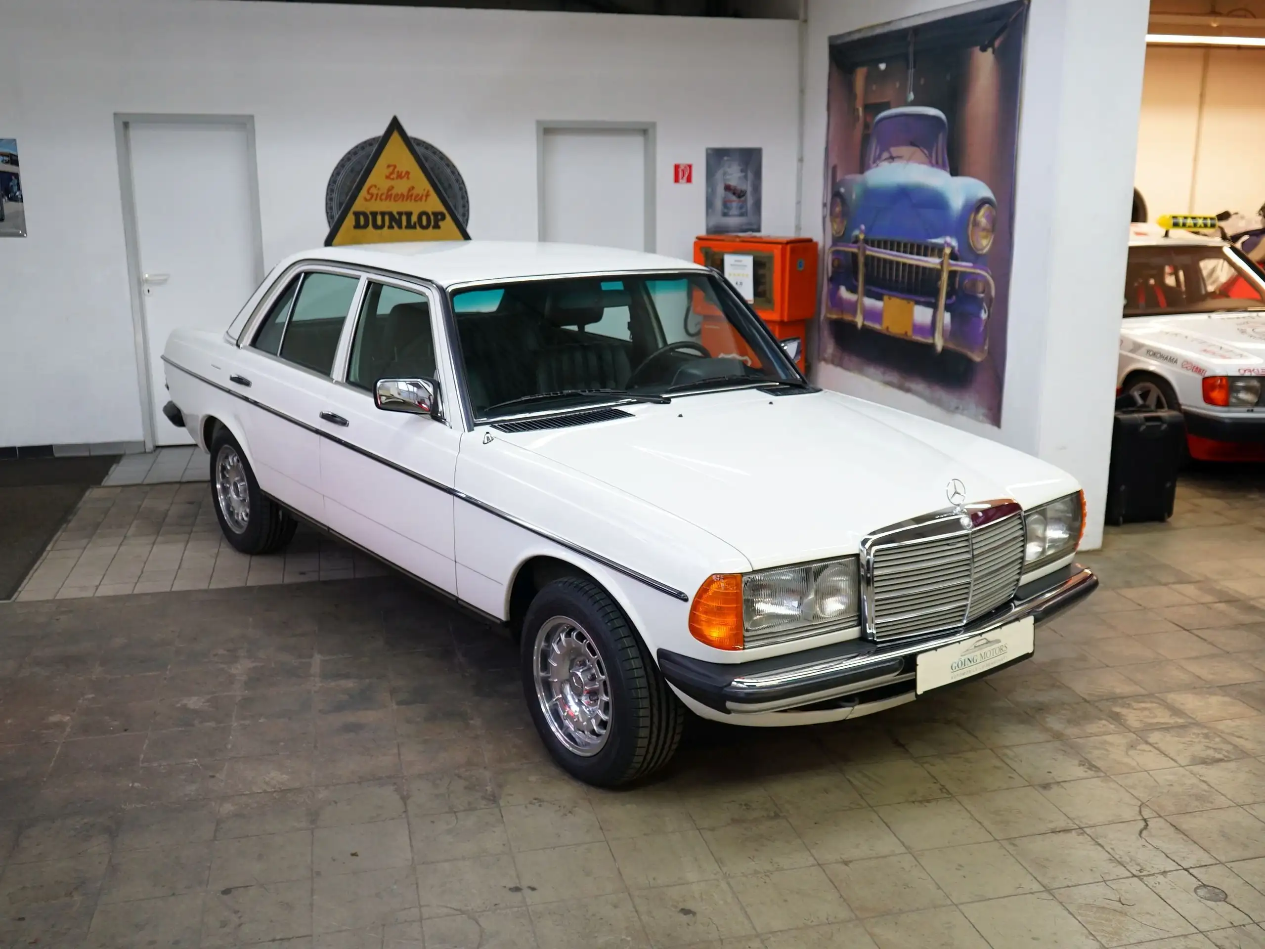 Mercedes-Benz - E 300