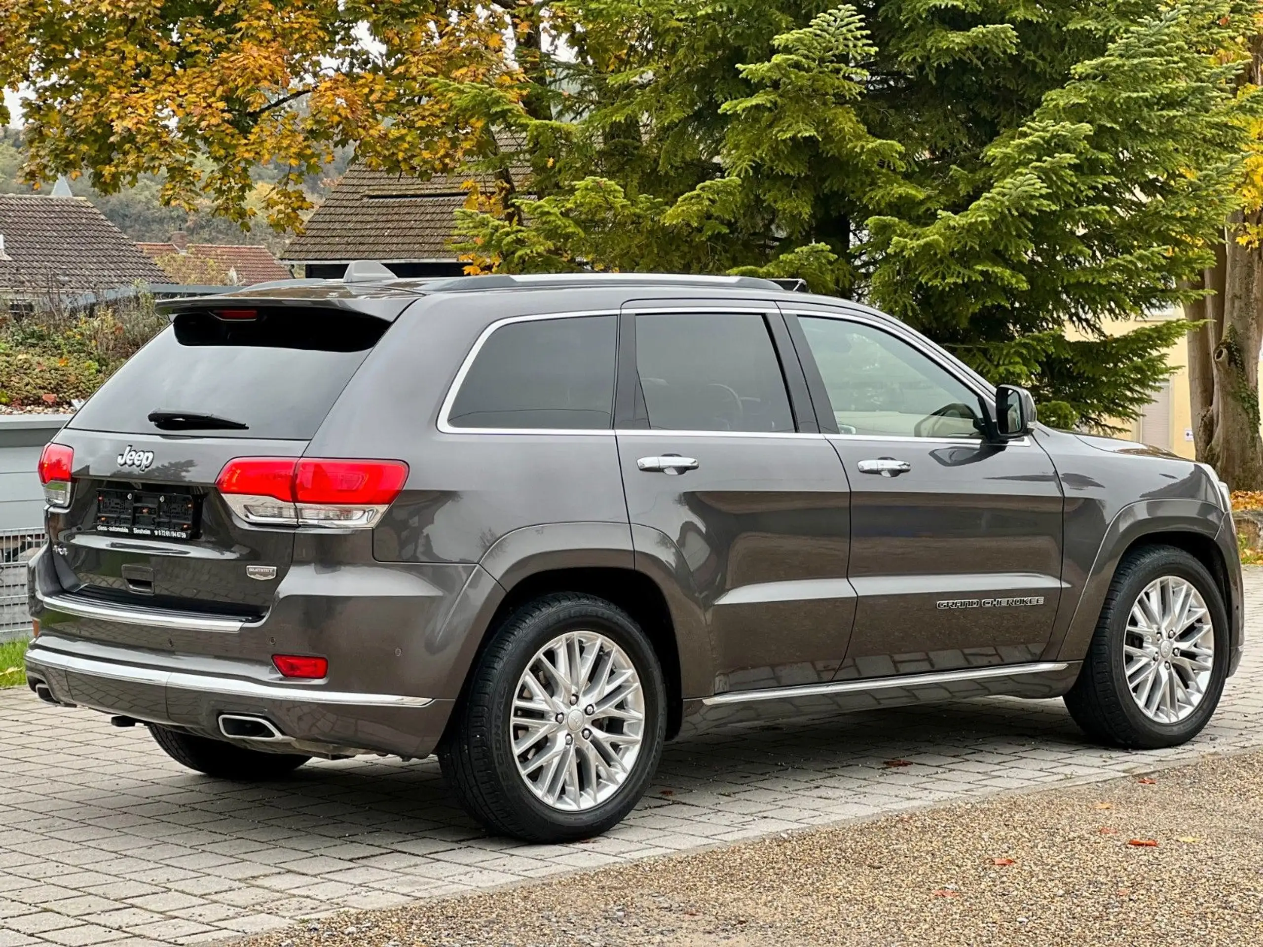 Jeep - Grand Cherokee