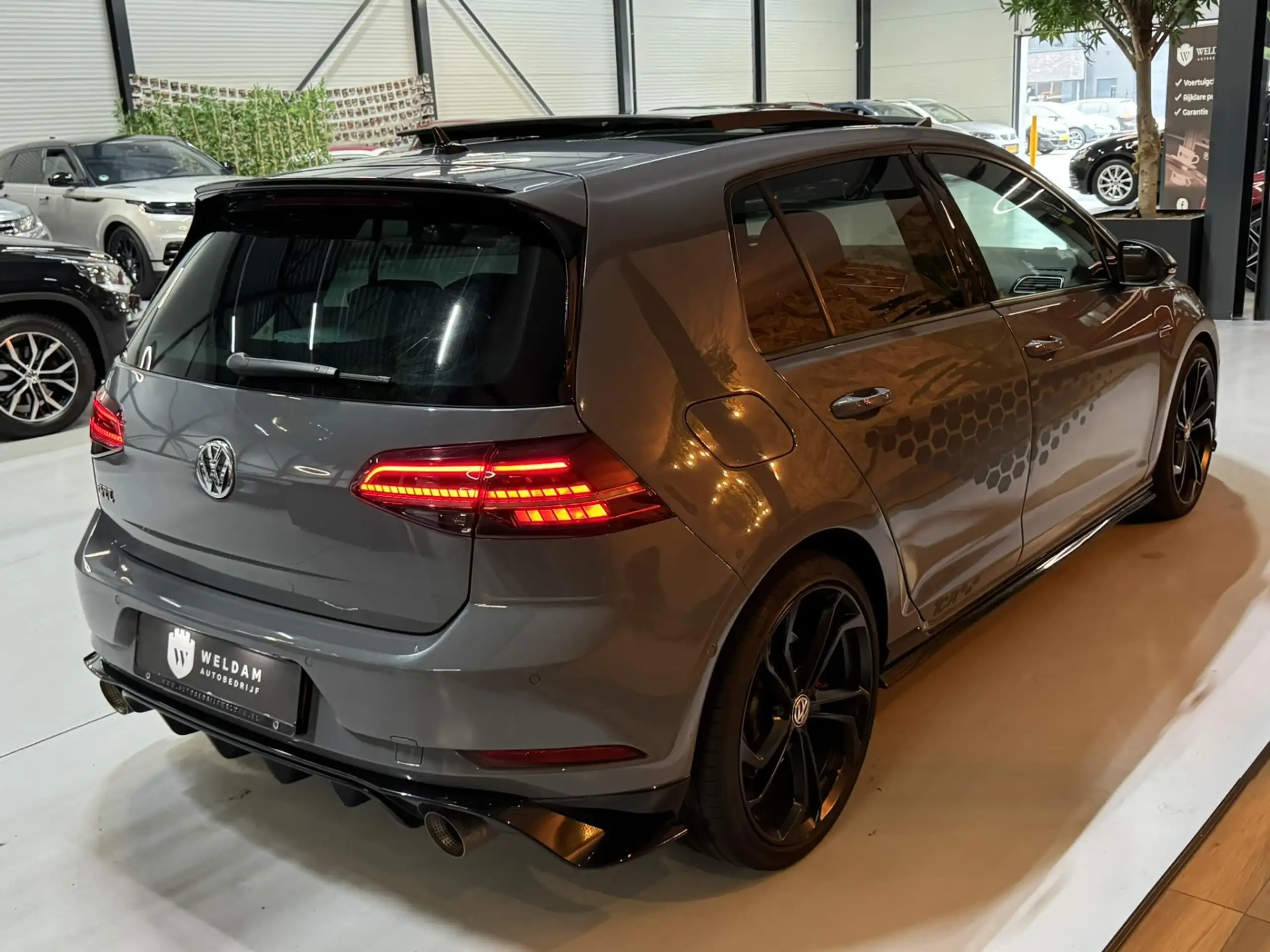 Volkswagen - Golf GTI