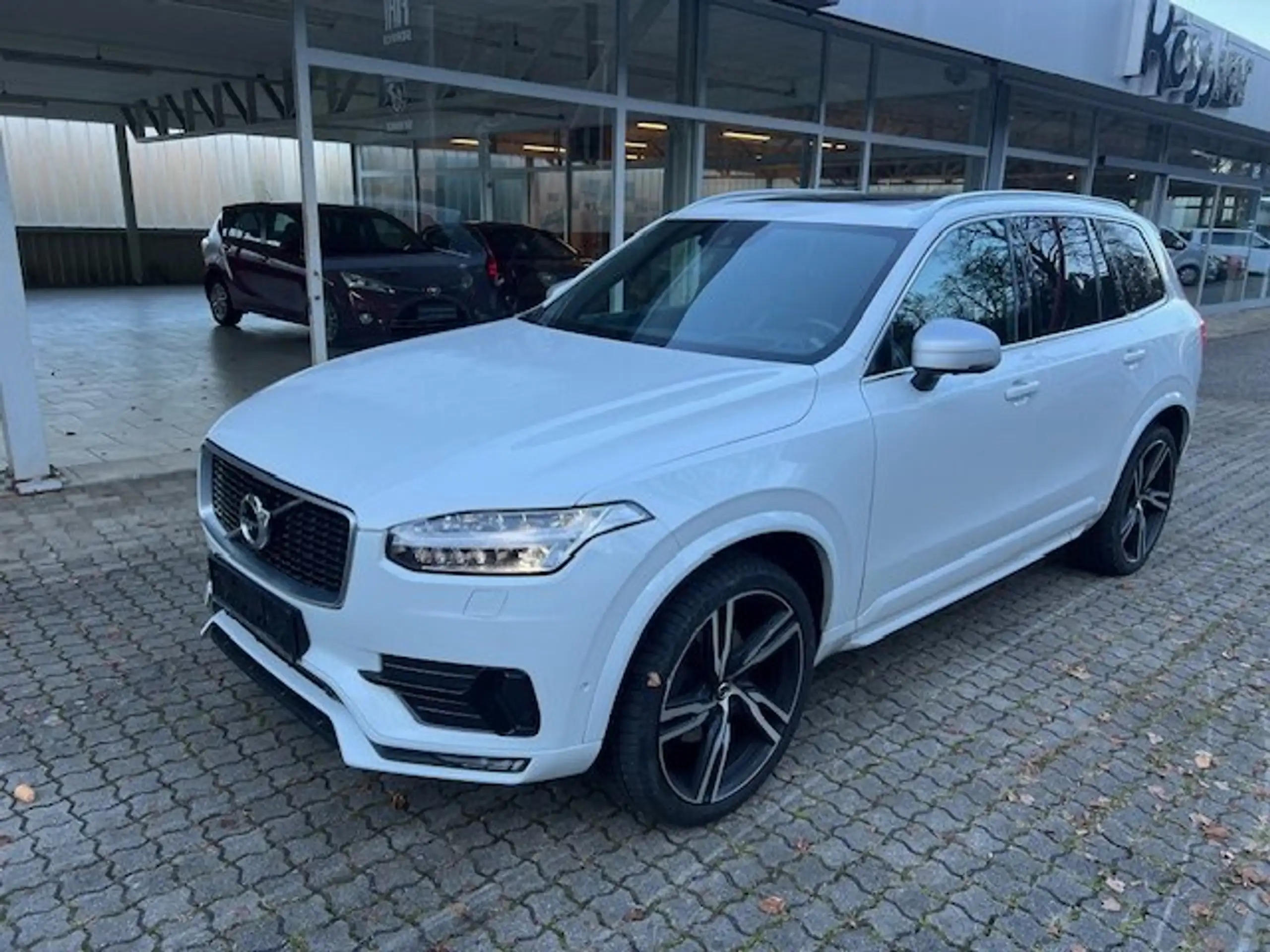 Volvo - XC90