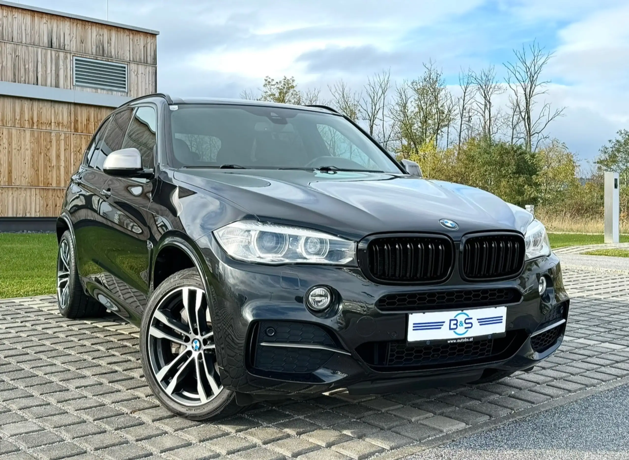 BMW - X5 M