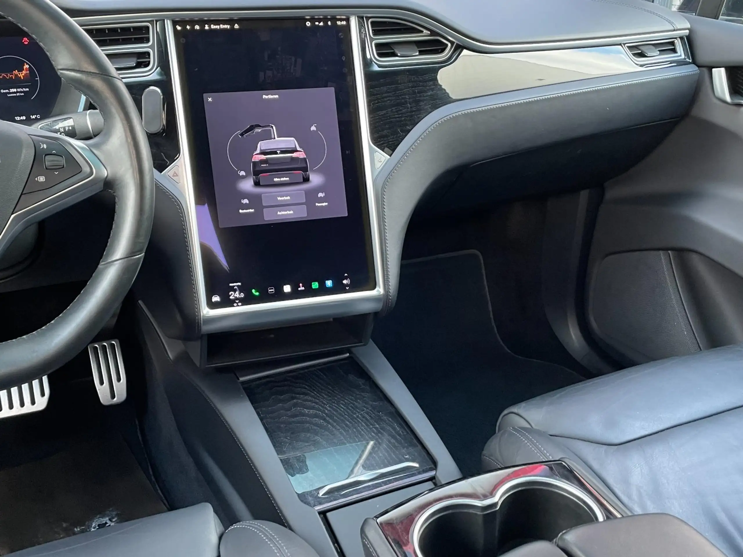 Tesla - Model X