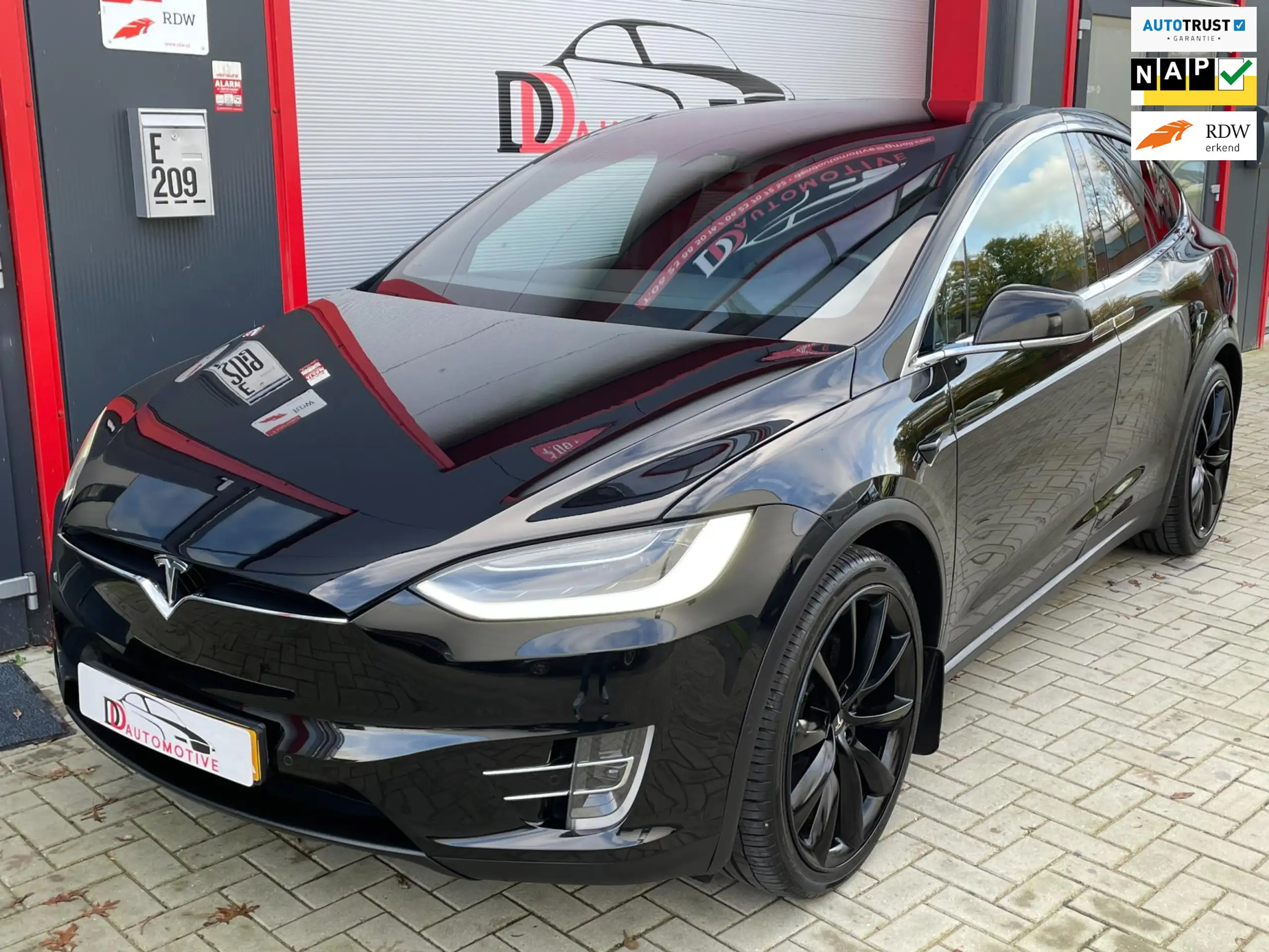 Tesla - Model X