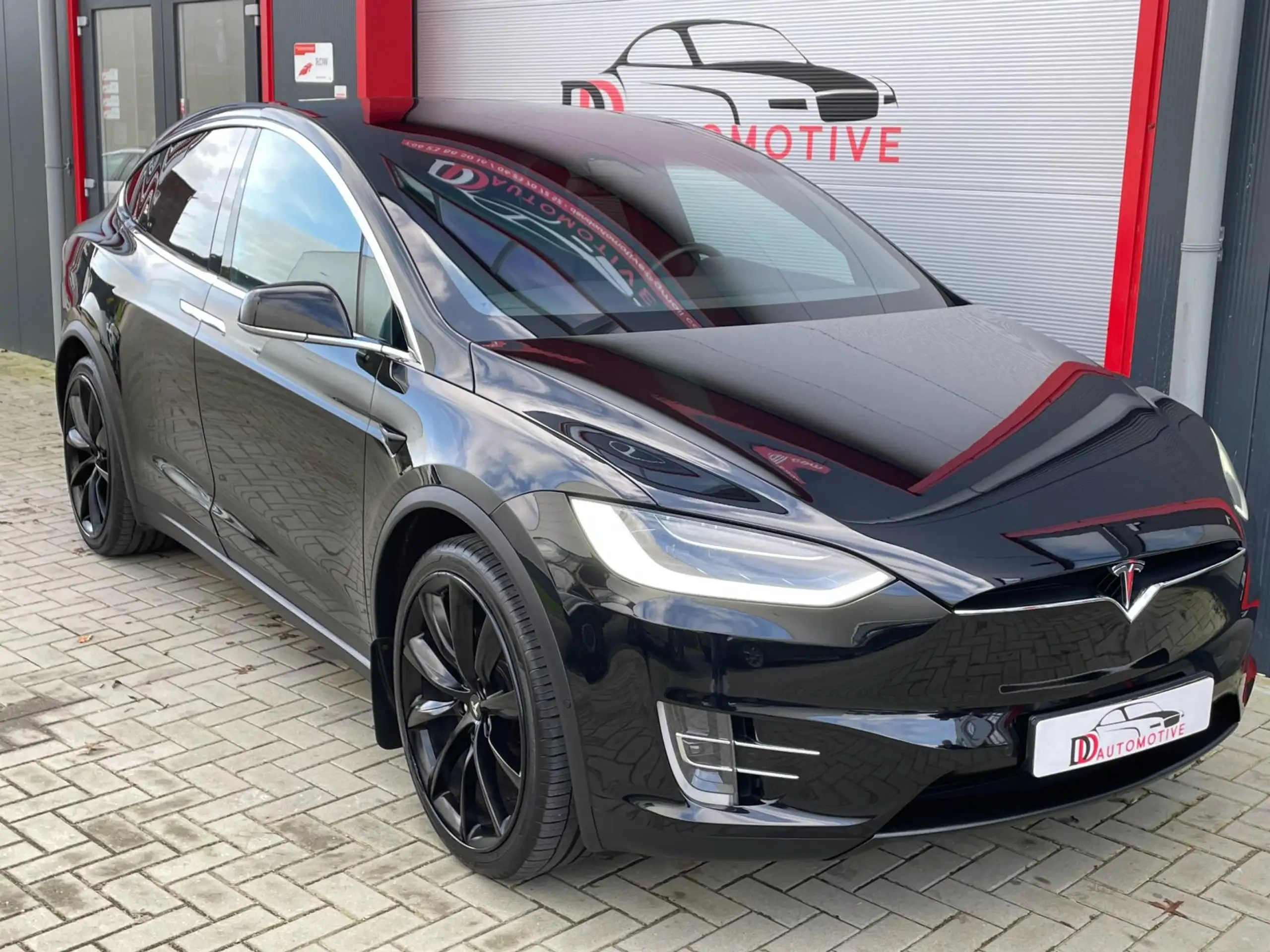 Tesla - Model X