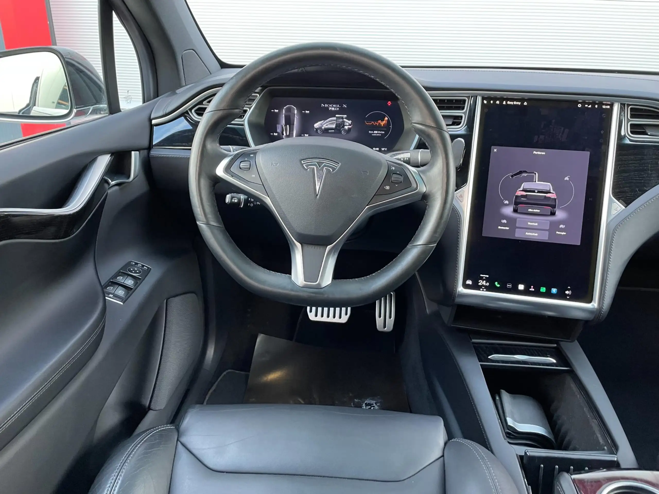 Tesla - Model X