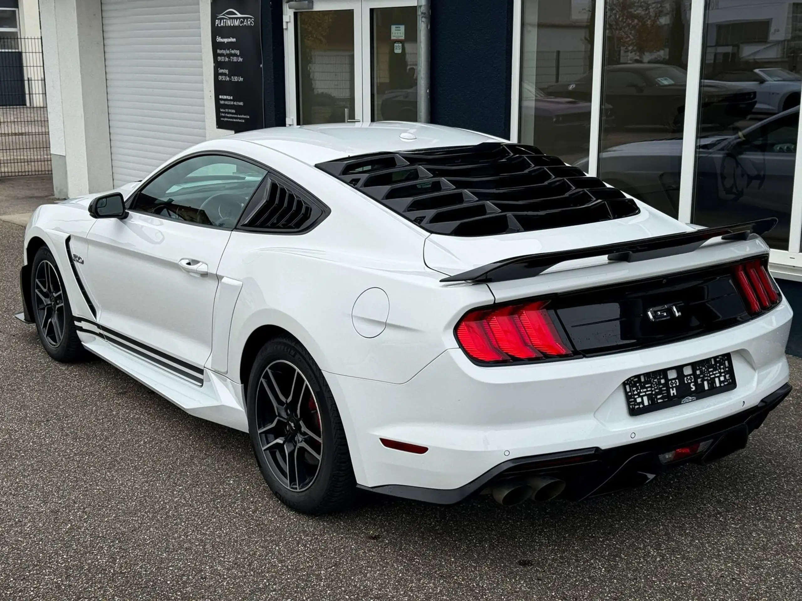 Ford - Mustang