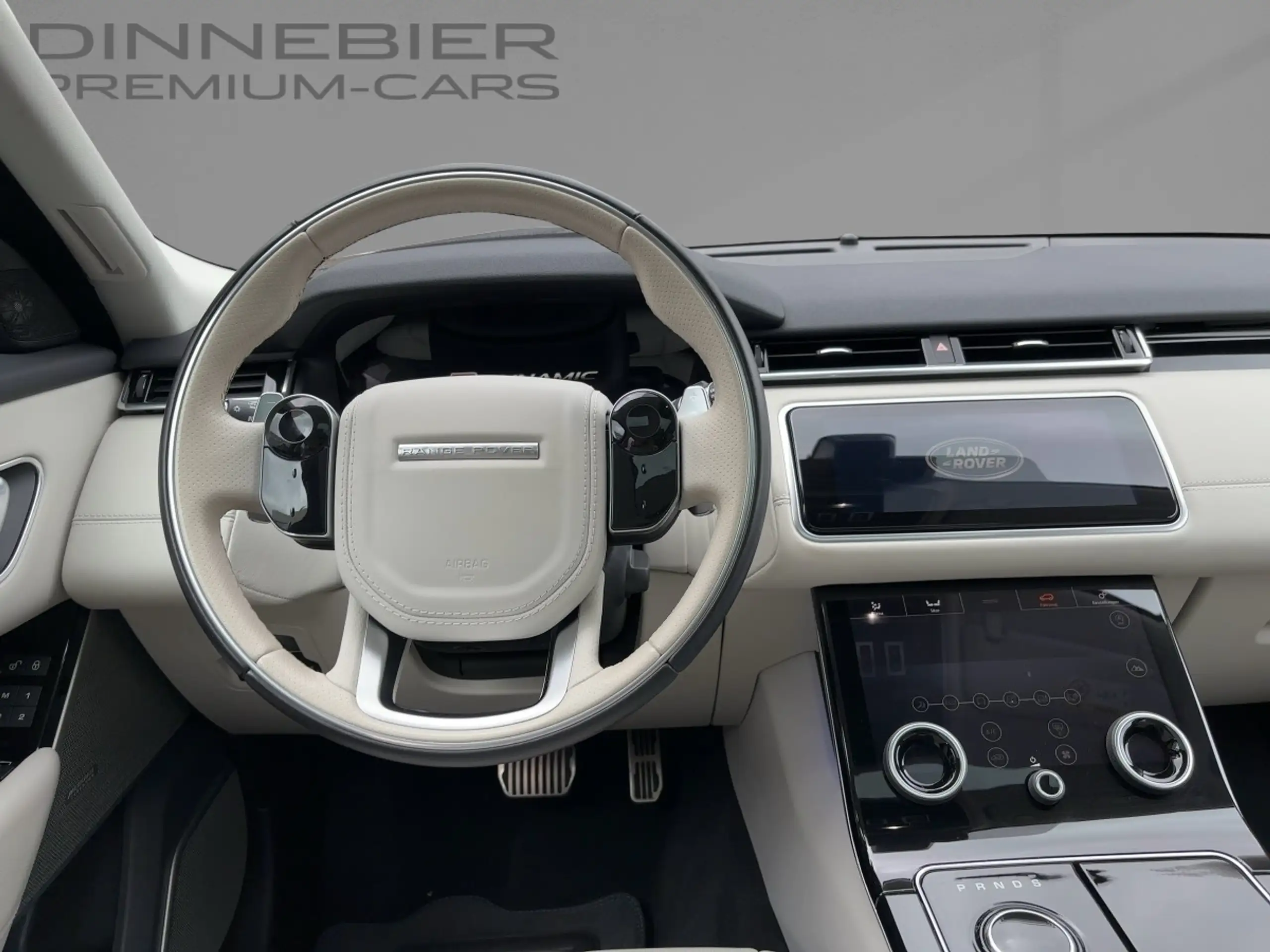 Land Rover - Range Rover Velar