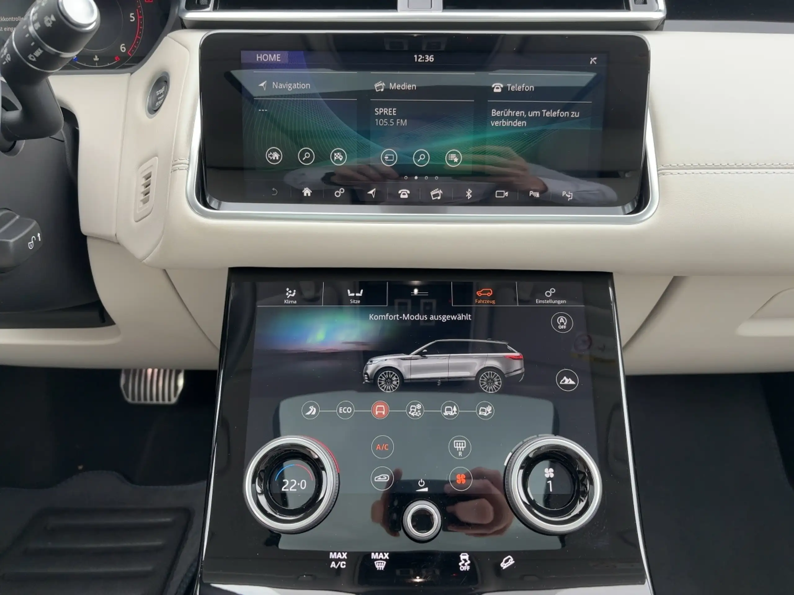 Land Rover - Range Rover Velar